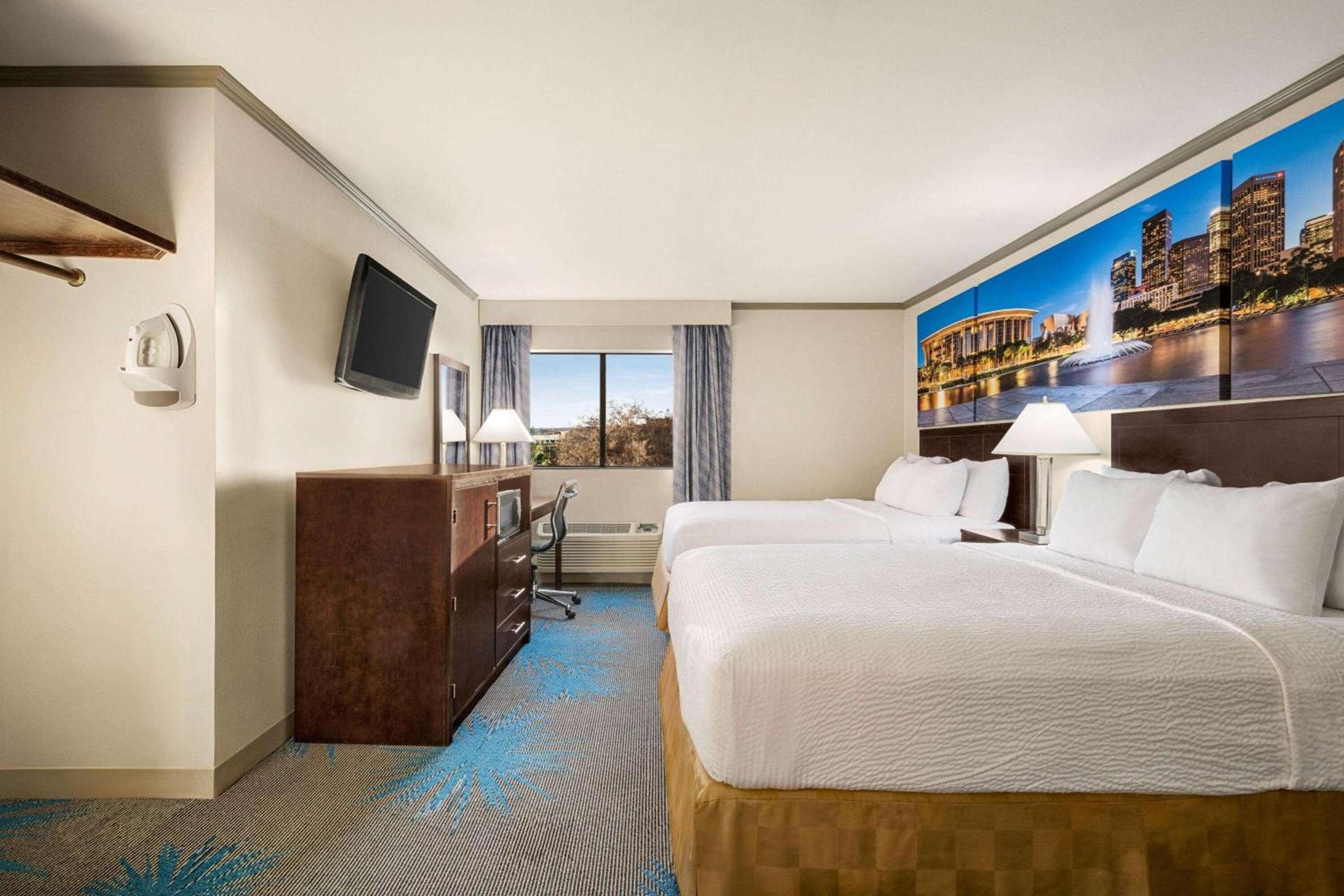 Baymont by Wyndham Monterey Park photo 9