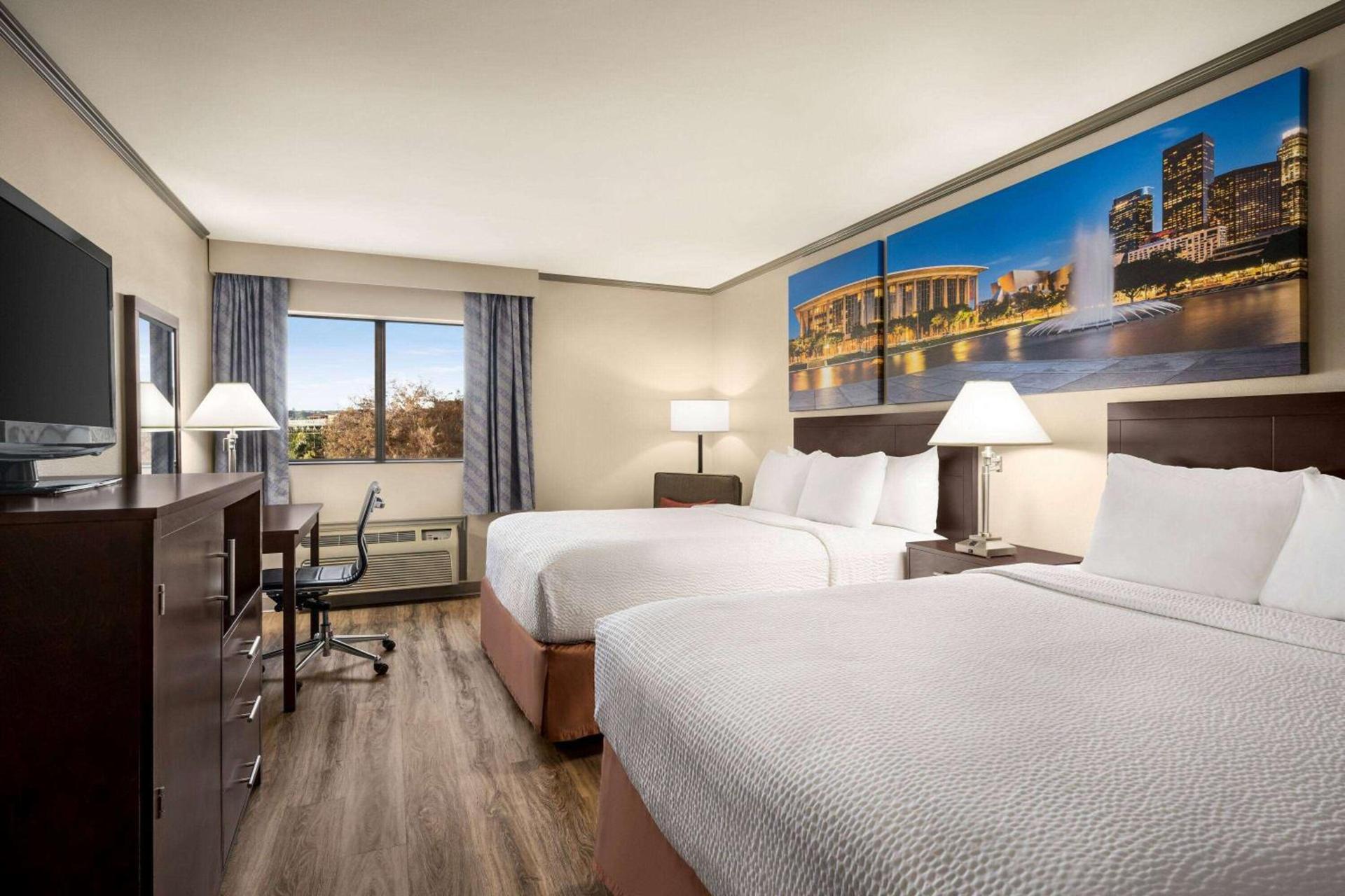 Baymont by Wyndham Monterey Park photo 15