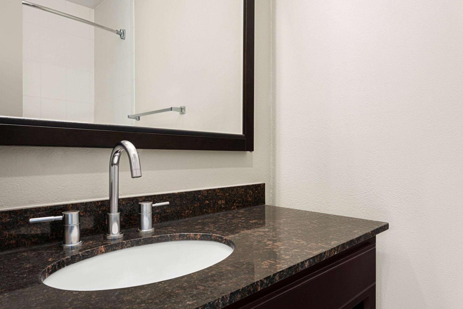 Baymont by Wyndham Monterey Park photo 19