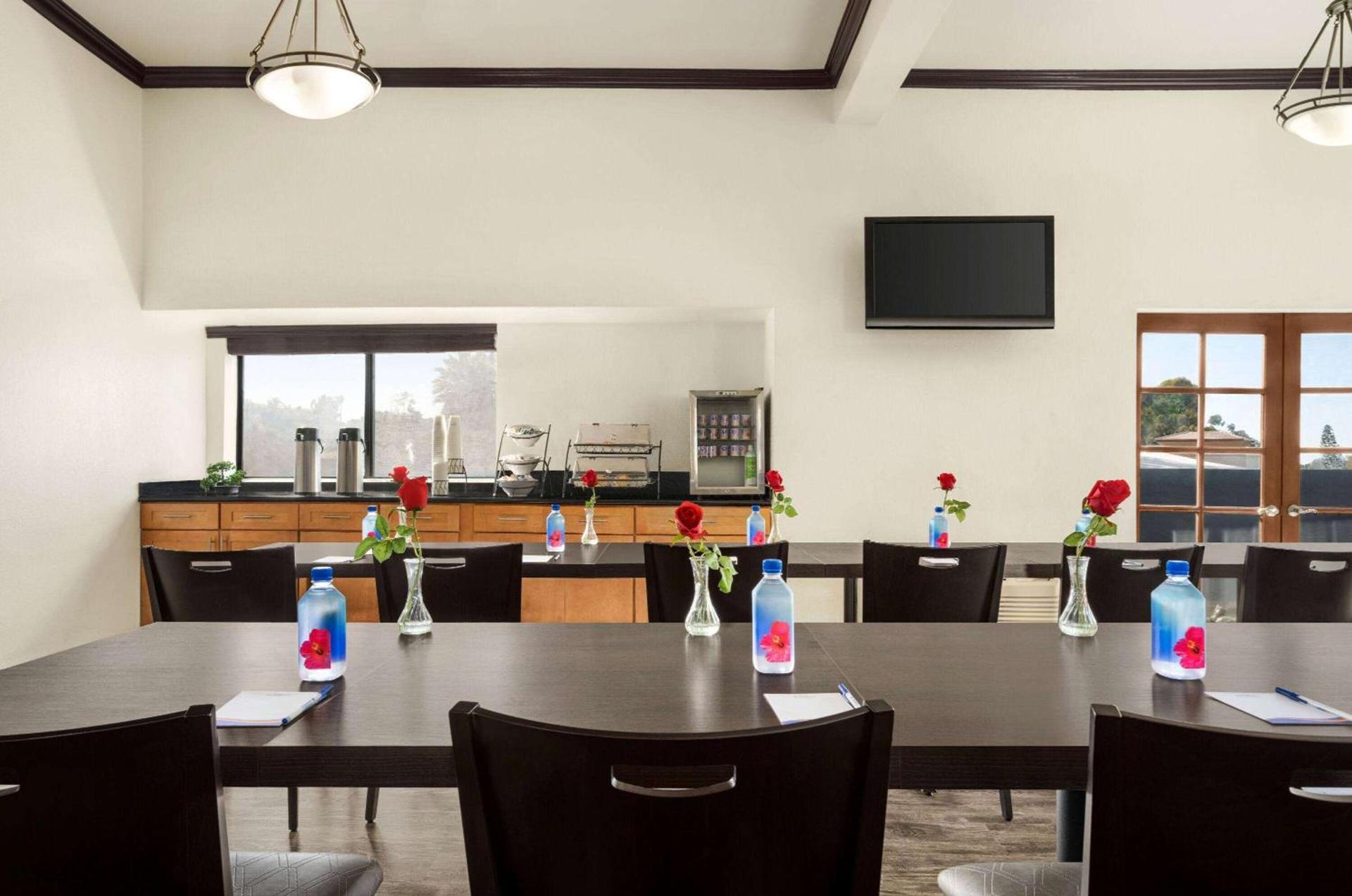 Baymont by Wyndham Monterey Park photo 27