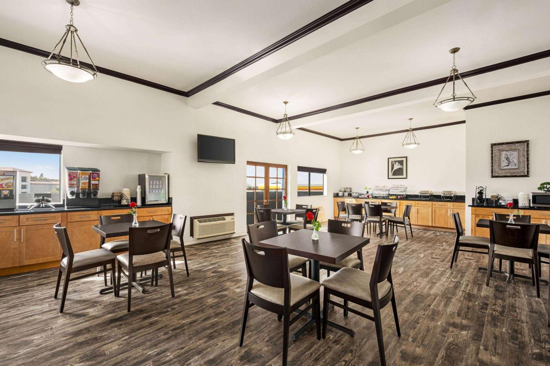 Baymont by Wyndham Monterey Park photo 28