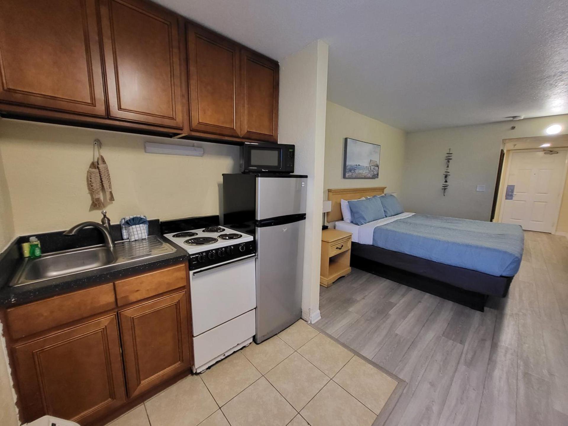 Beachside Hotel photo 22