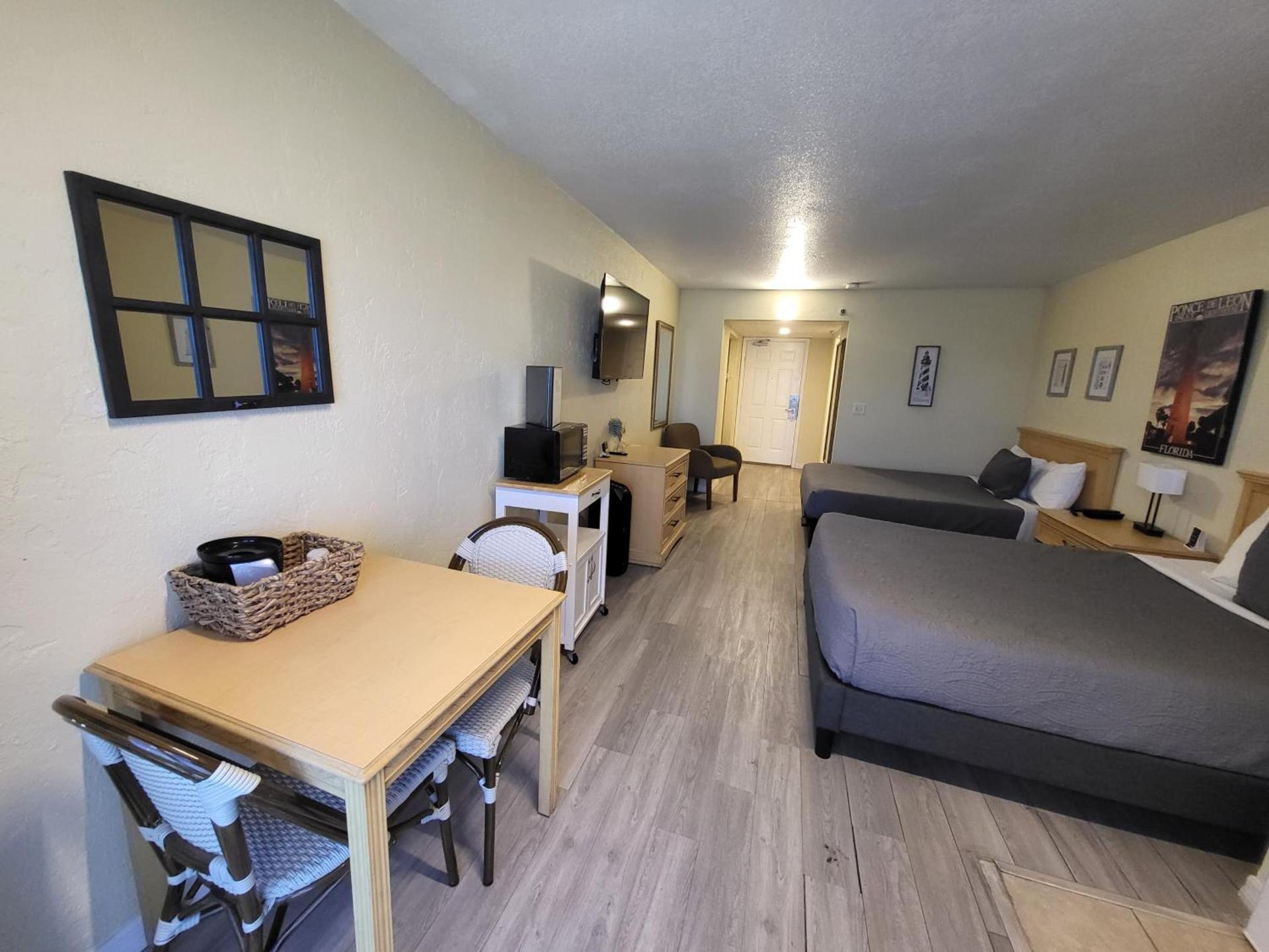 Beachside Hotel photo 29