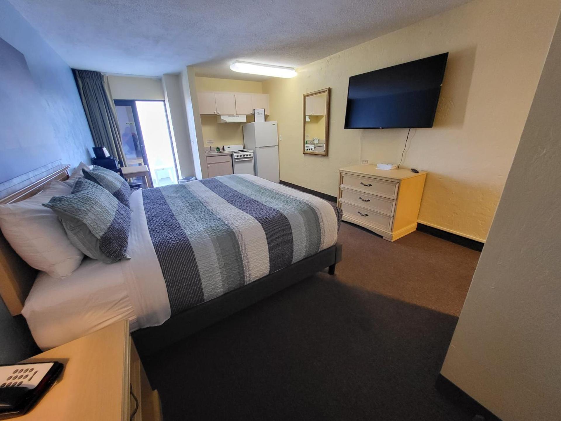 Beachside Hotel photo 32