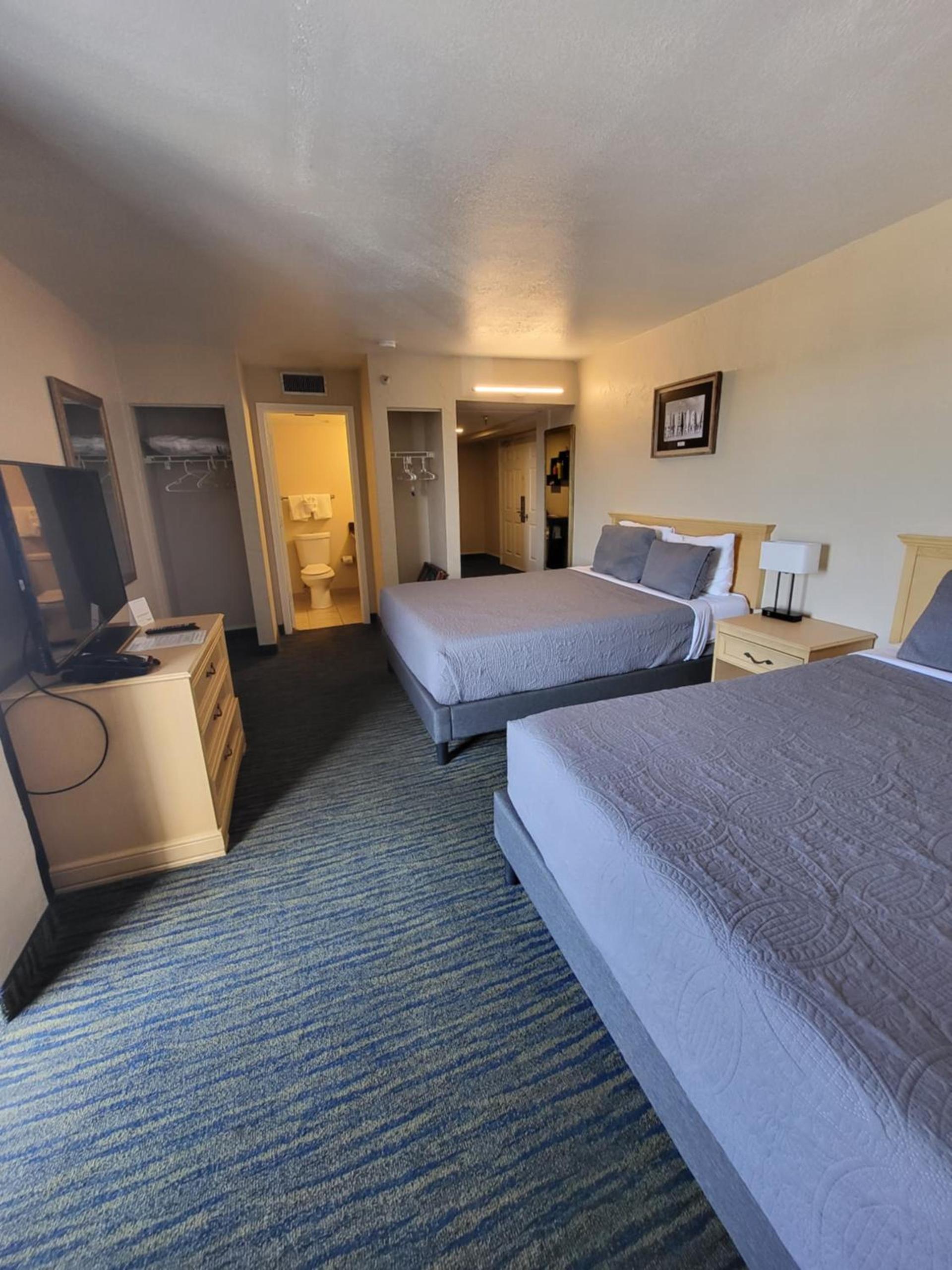 Beachside Hotel photo 36