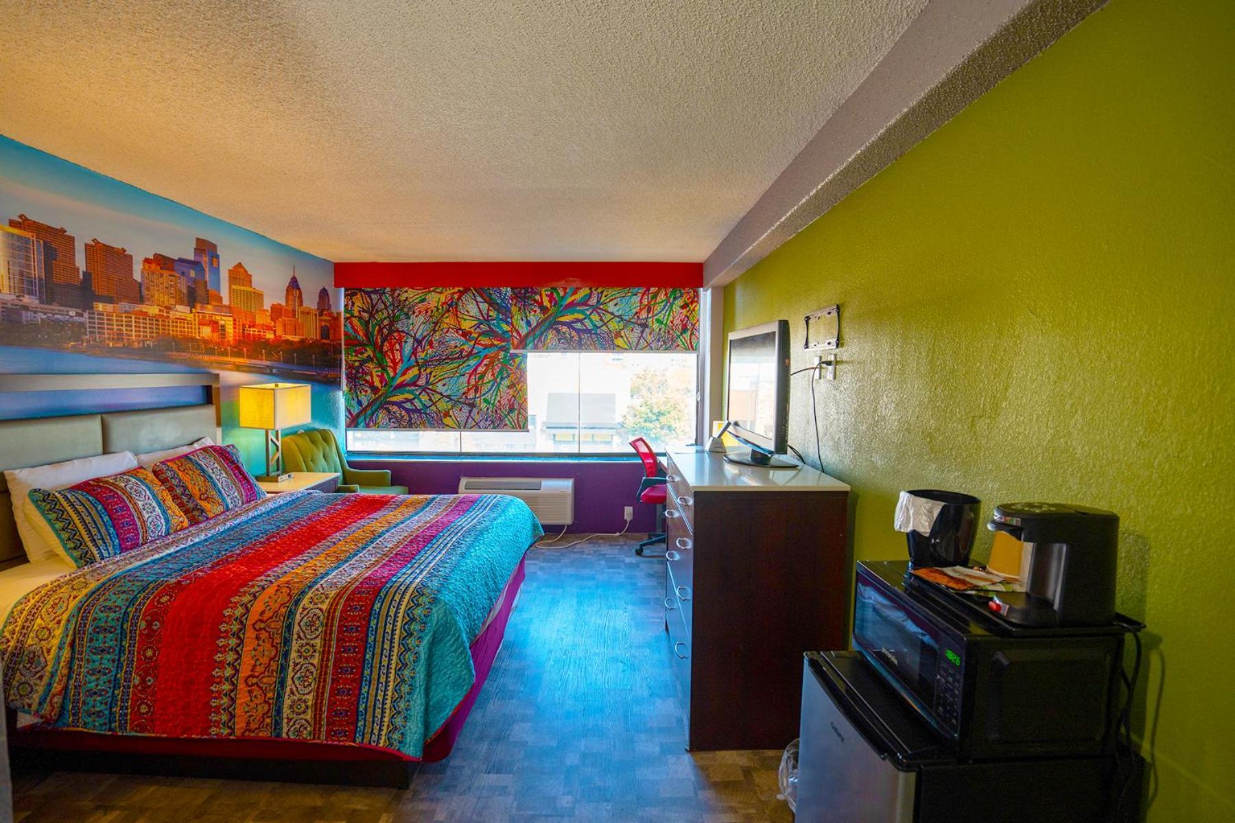 Philly Inn & Suites photo 68