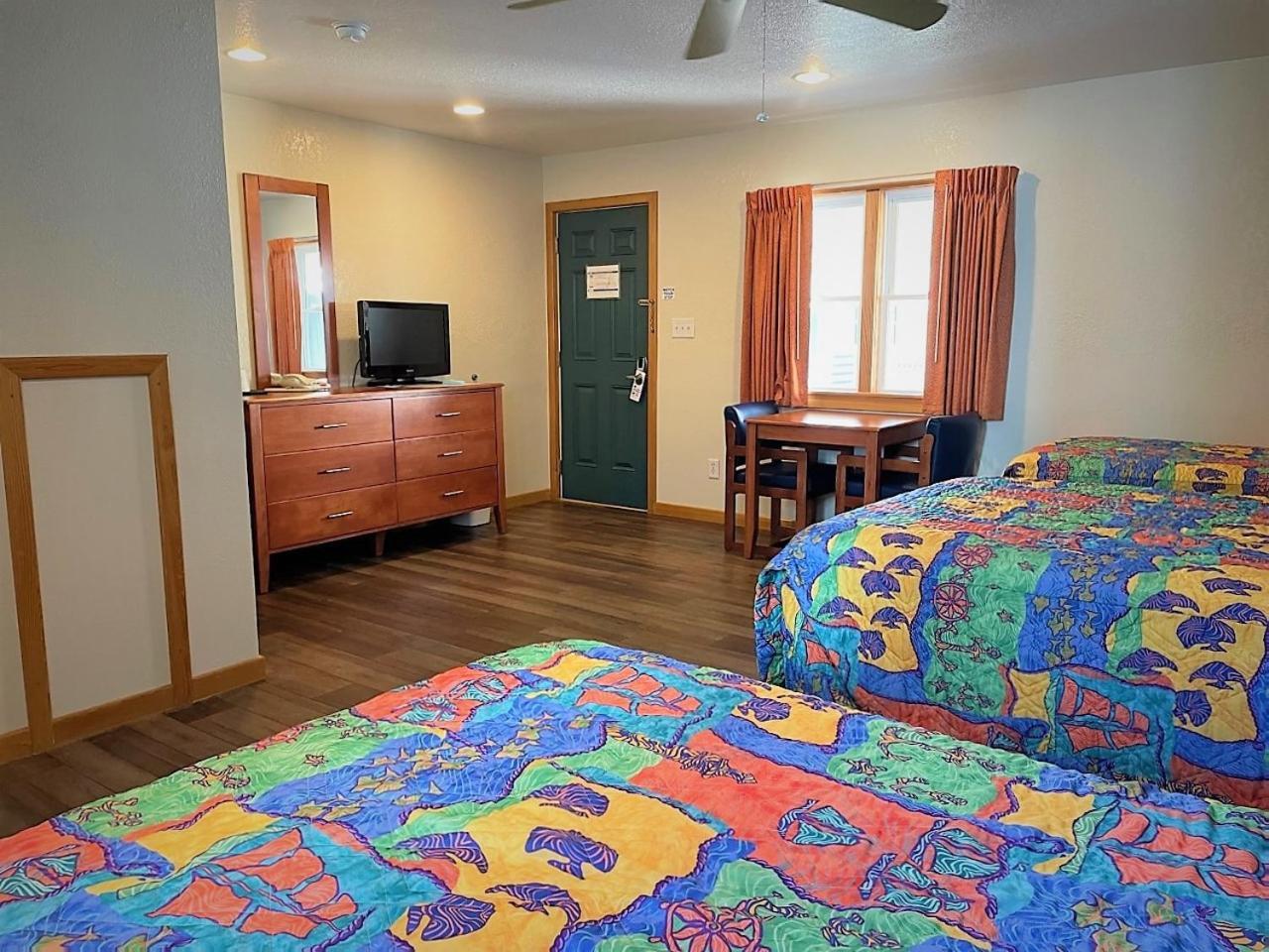 Pony Island Inn photo 68