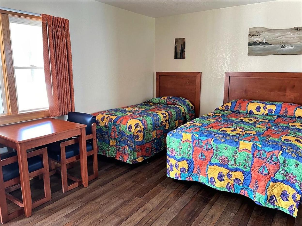 Pony Island Inn photo 36