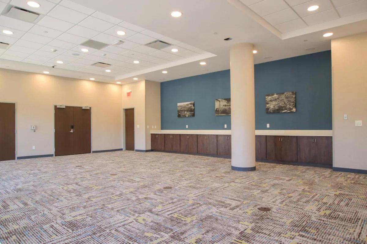 Hampton Inn Lead photo 25