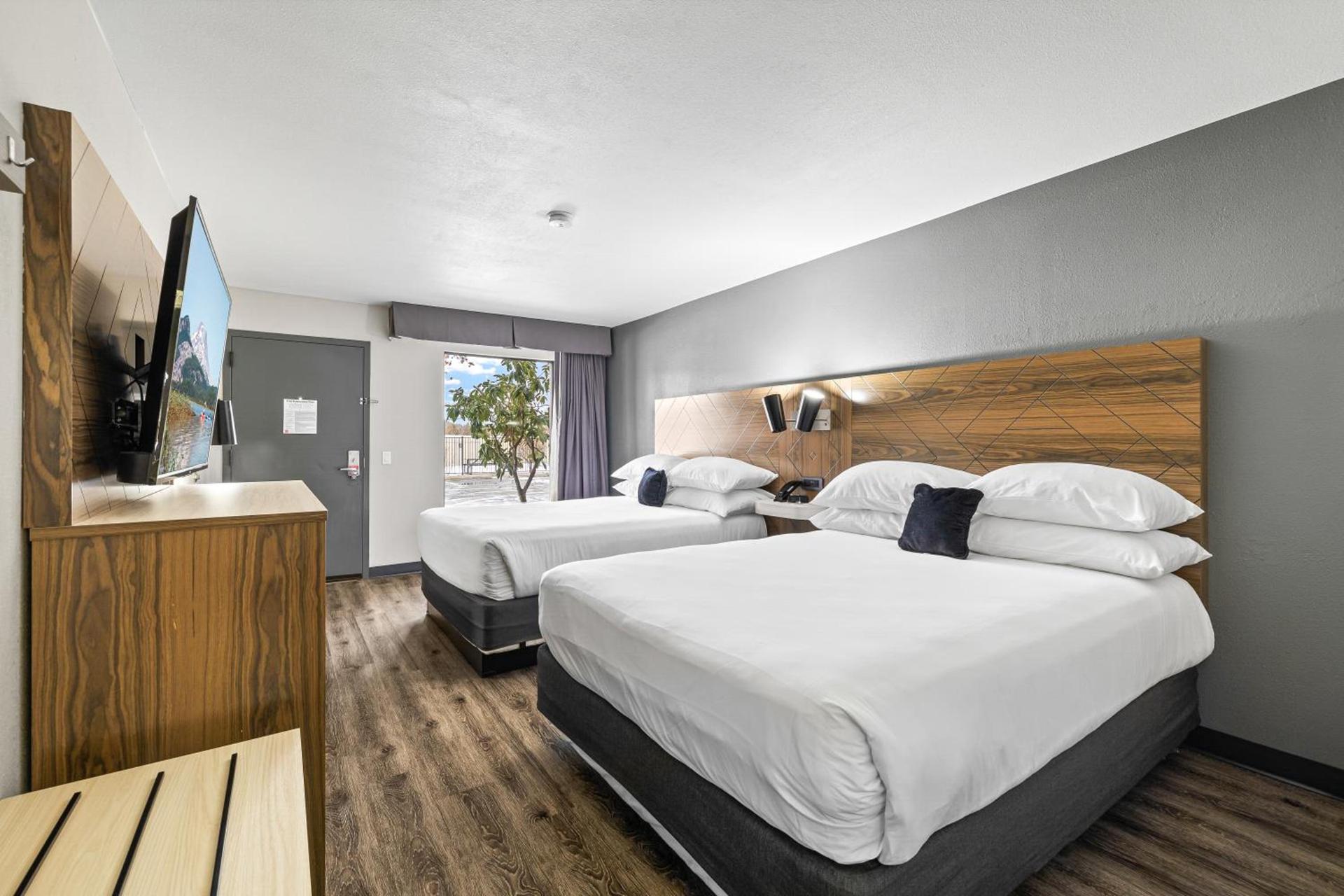 Red Lion Inn & Suites Deschutes River - Bend photo 27