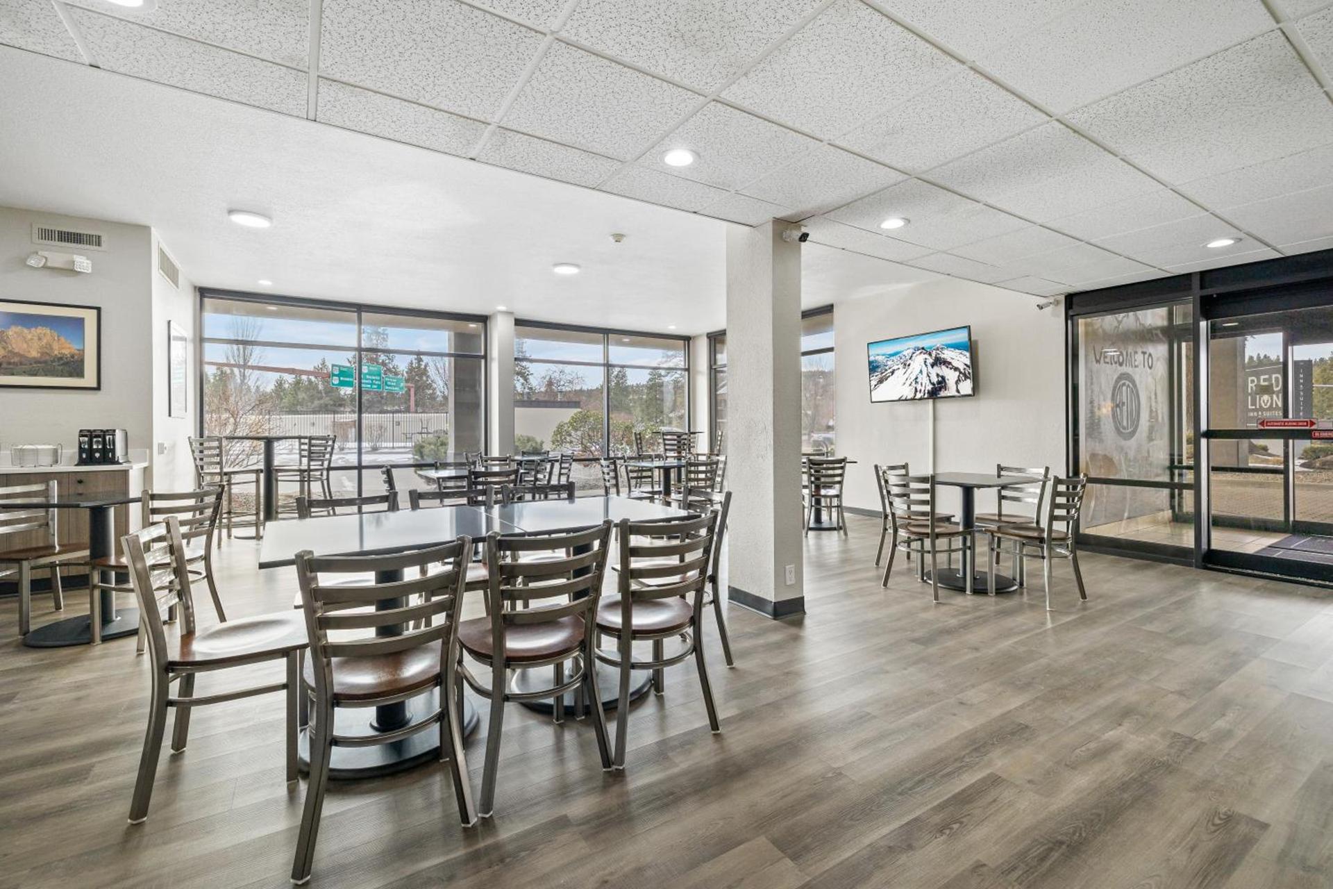 Red Lion Inn & Suites Deschutes River - Bend photo 42