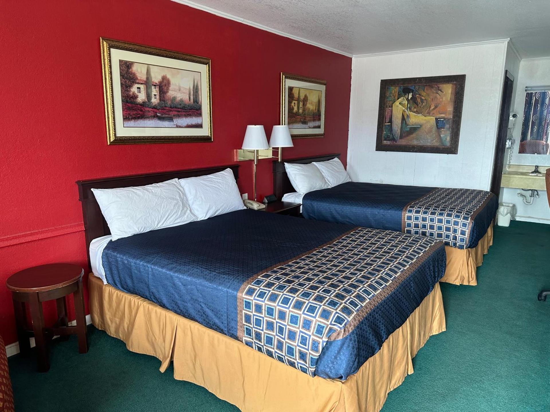 Gateway Inn photo 30