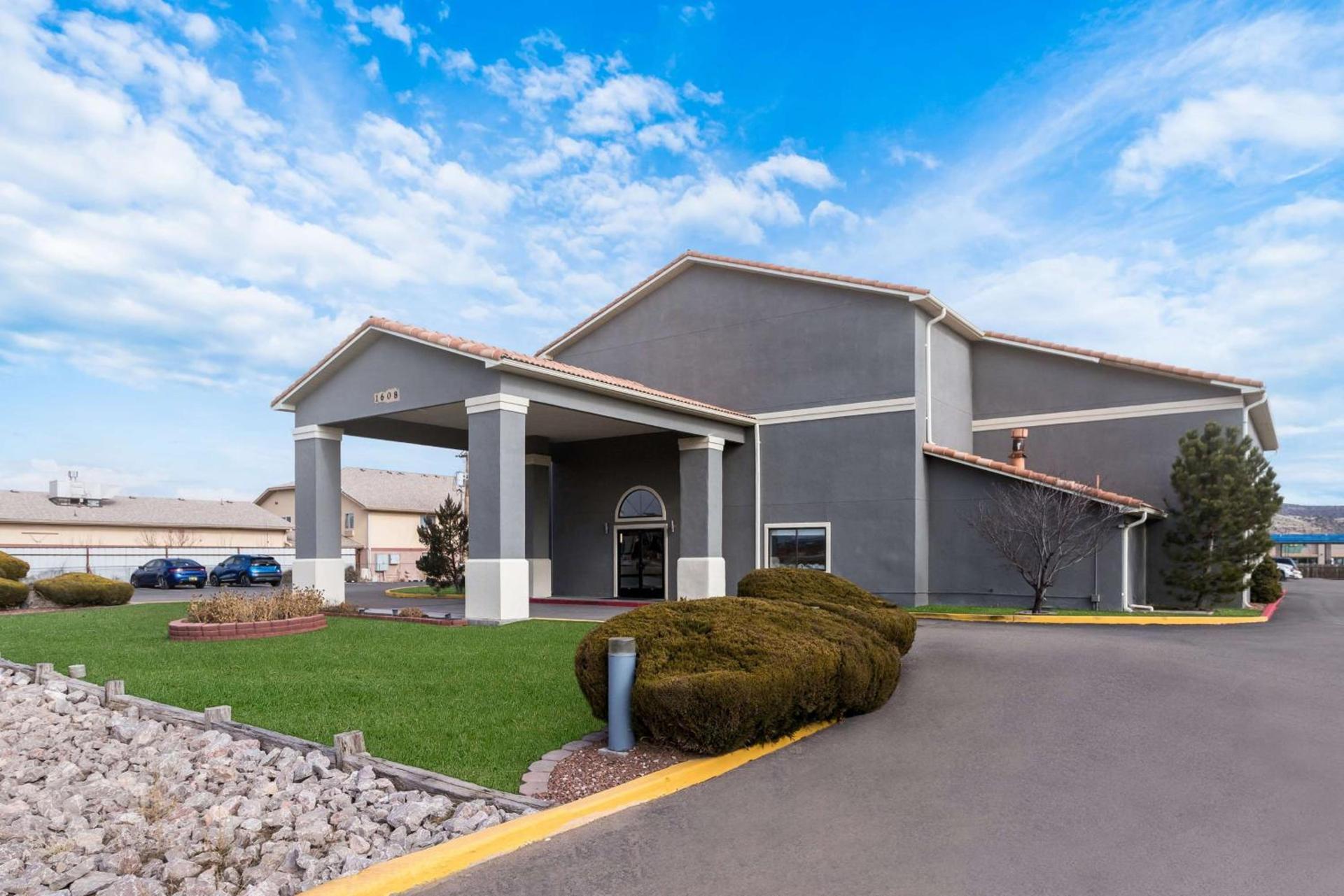 SureStay Hotel by Best Western Grants photo 10