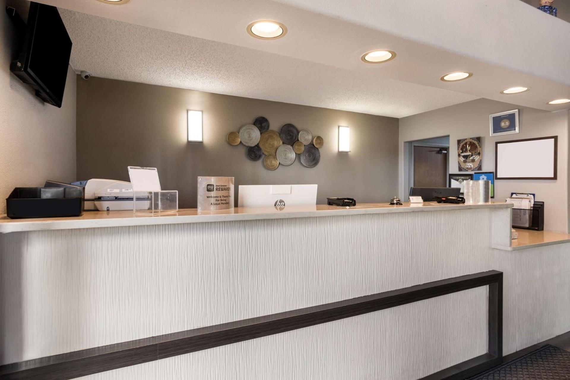 SureStay Hotel by Best Western Grants photo 4
