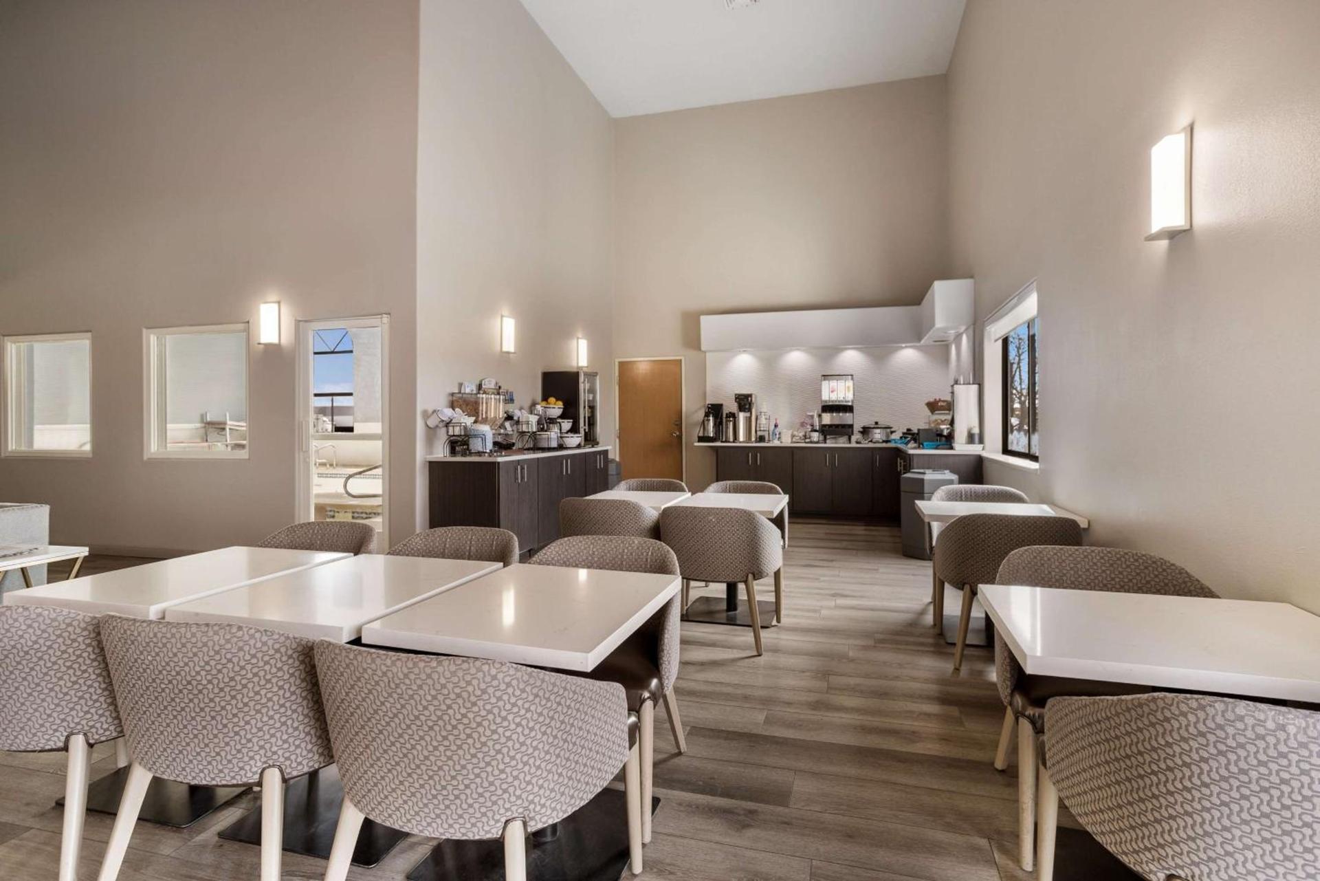 SureStay Hotel by Best Western Grants photo 5