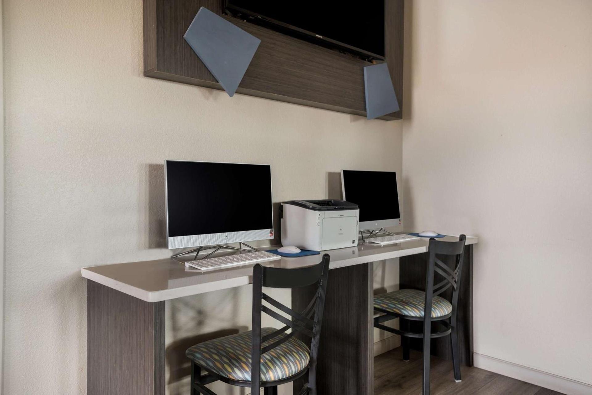 SureStay Hotel by Best Western Grants photo 7