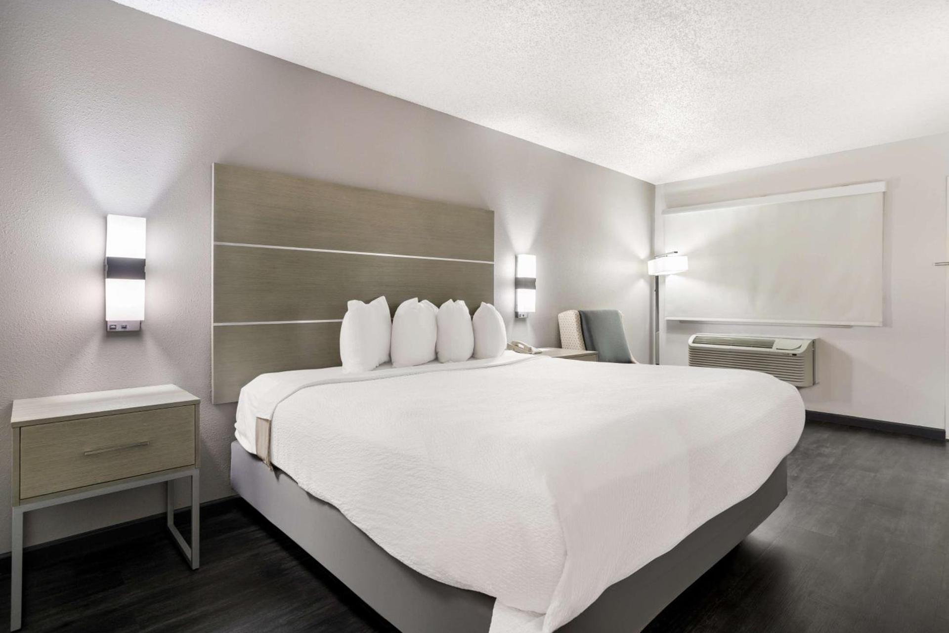 SureStay Hotel by Best Western Grants photo 12
