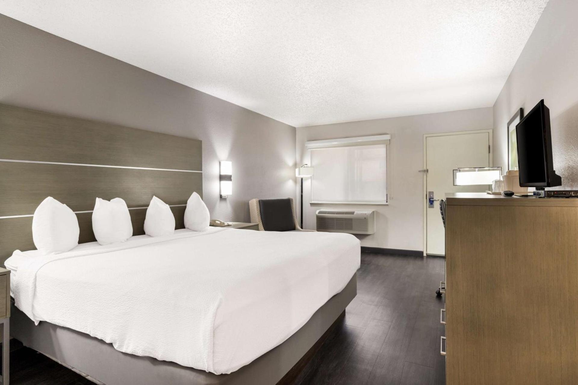 SureStay Hotel by Best Western Grants photo 20