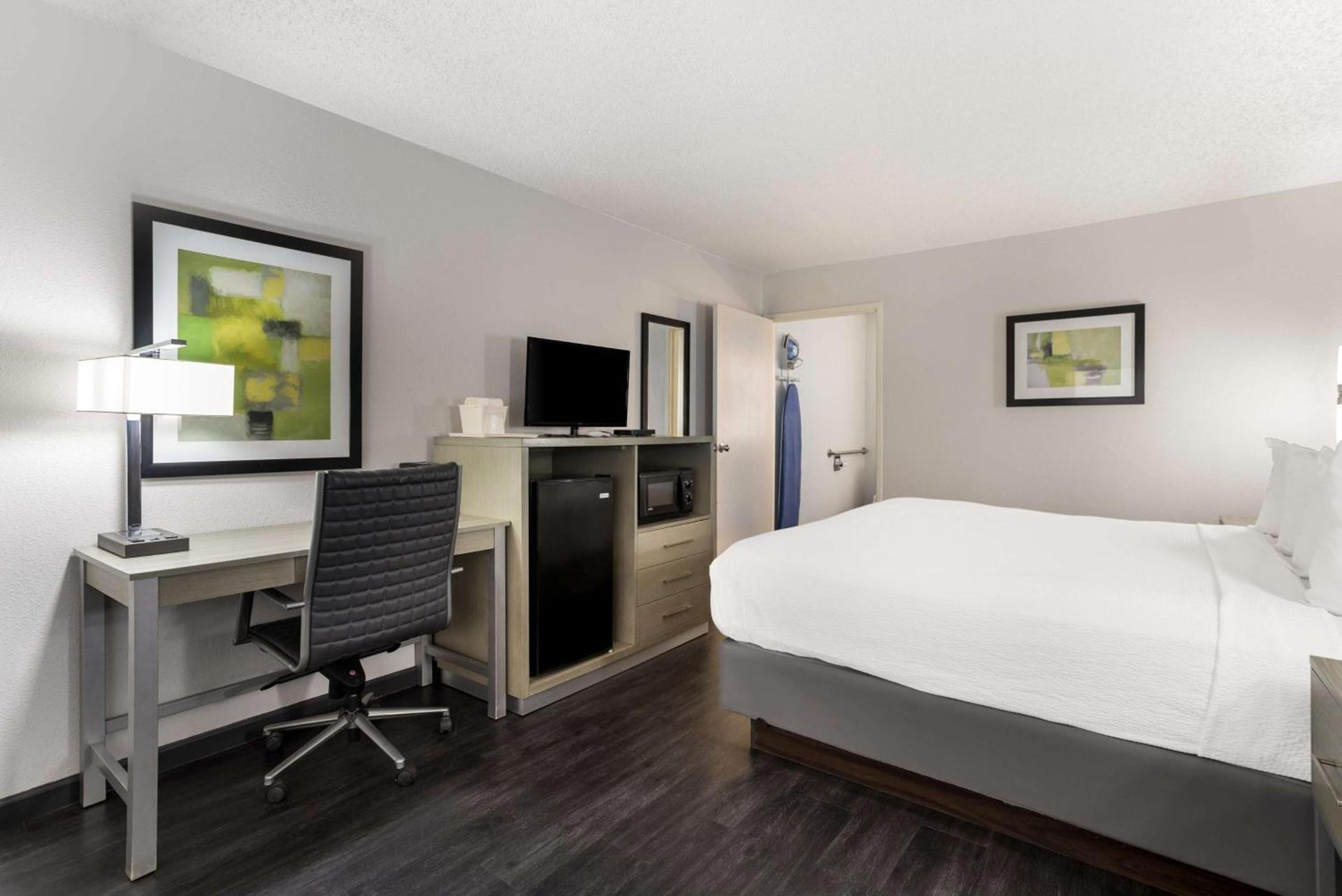 SureStay Hotel by Best Western Grants photo 21