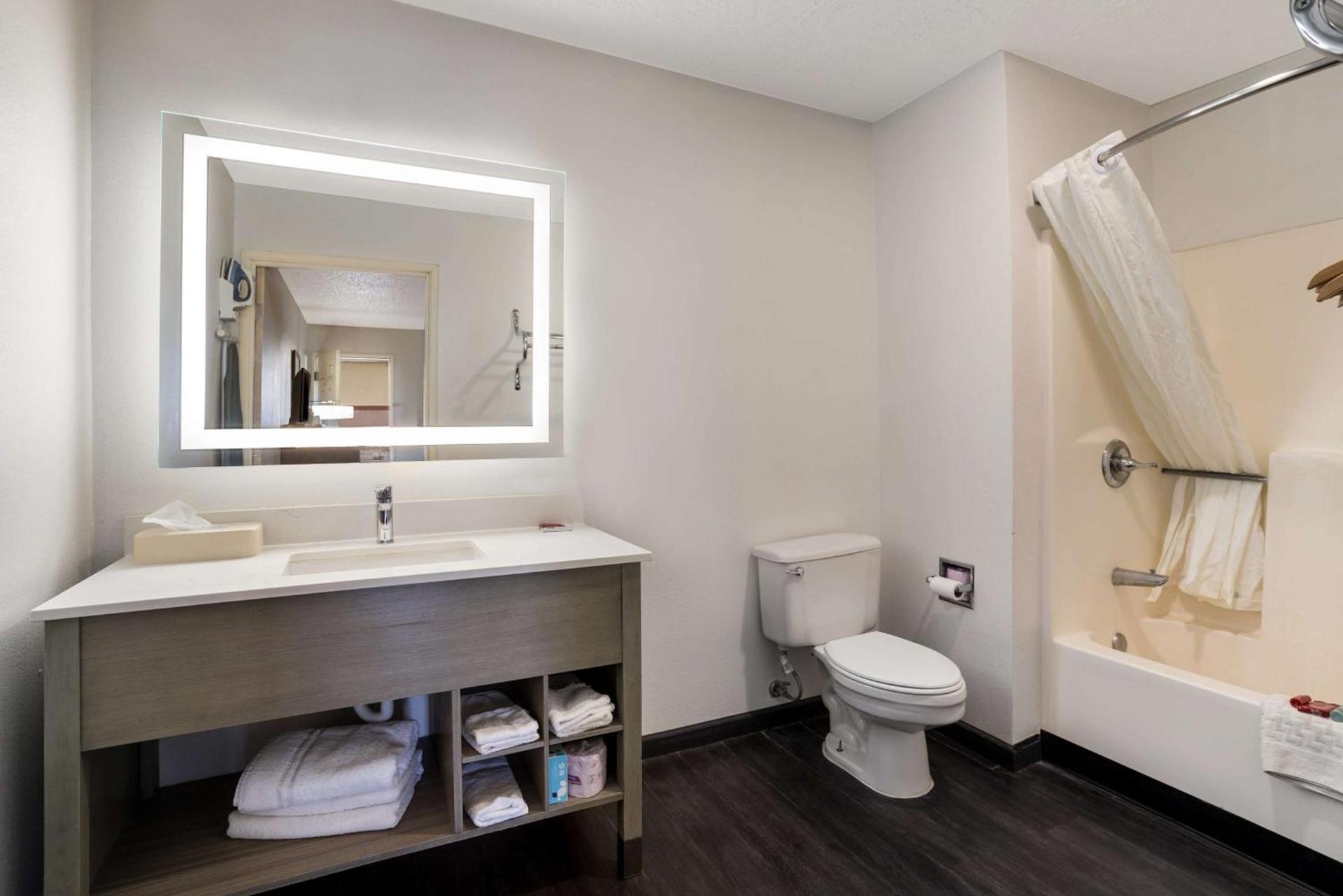 SureStay Hotel by Best Western Grants photo 23
