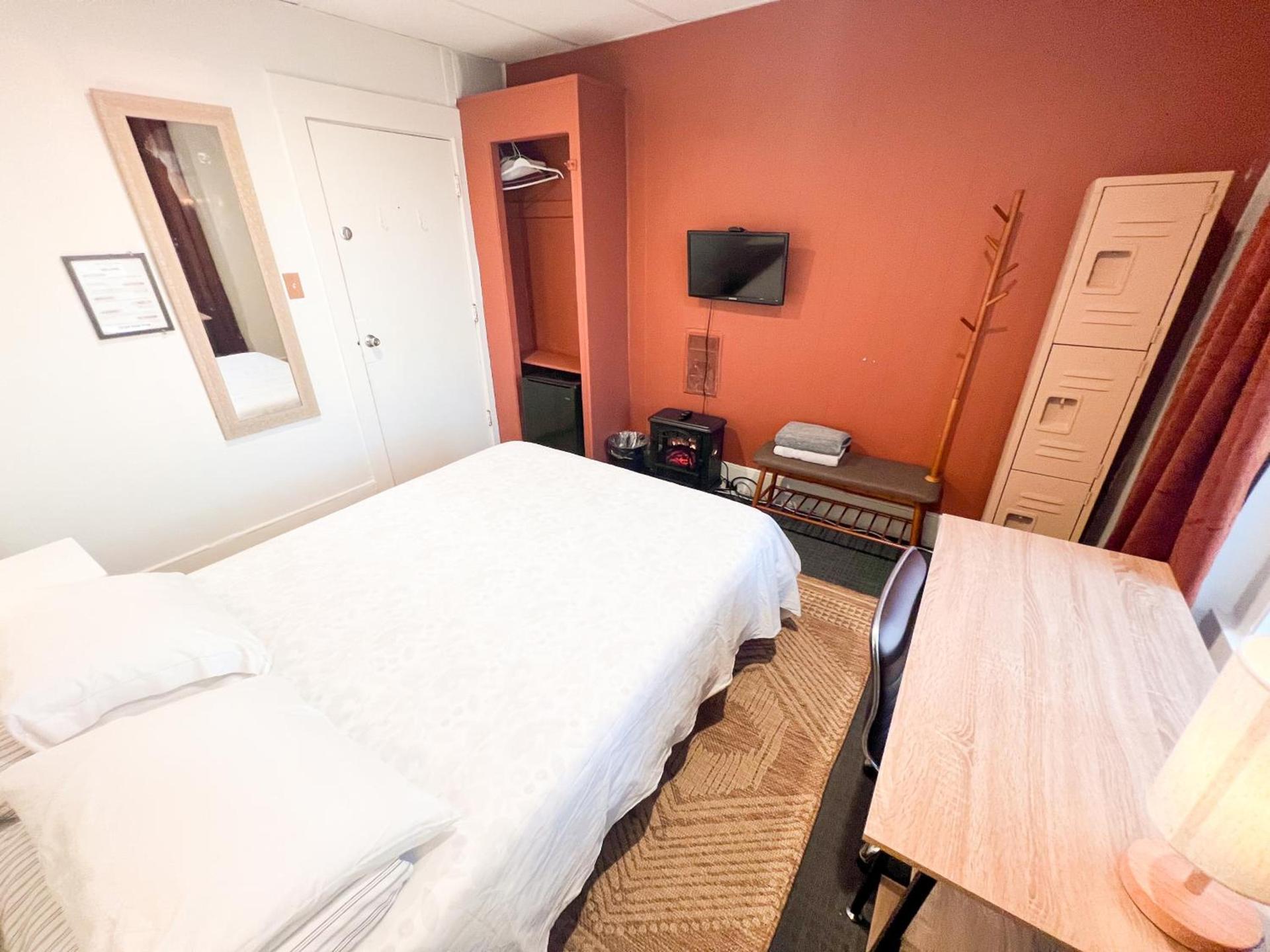 ITH Hermosa Beach Surf Hostel LAX photo 26