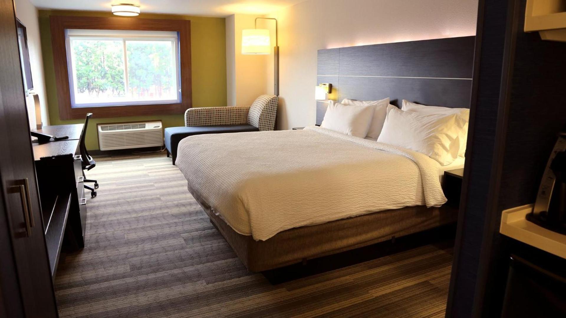 Holiday Inn Express Newberg - Wine Country by IHG photo 43
