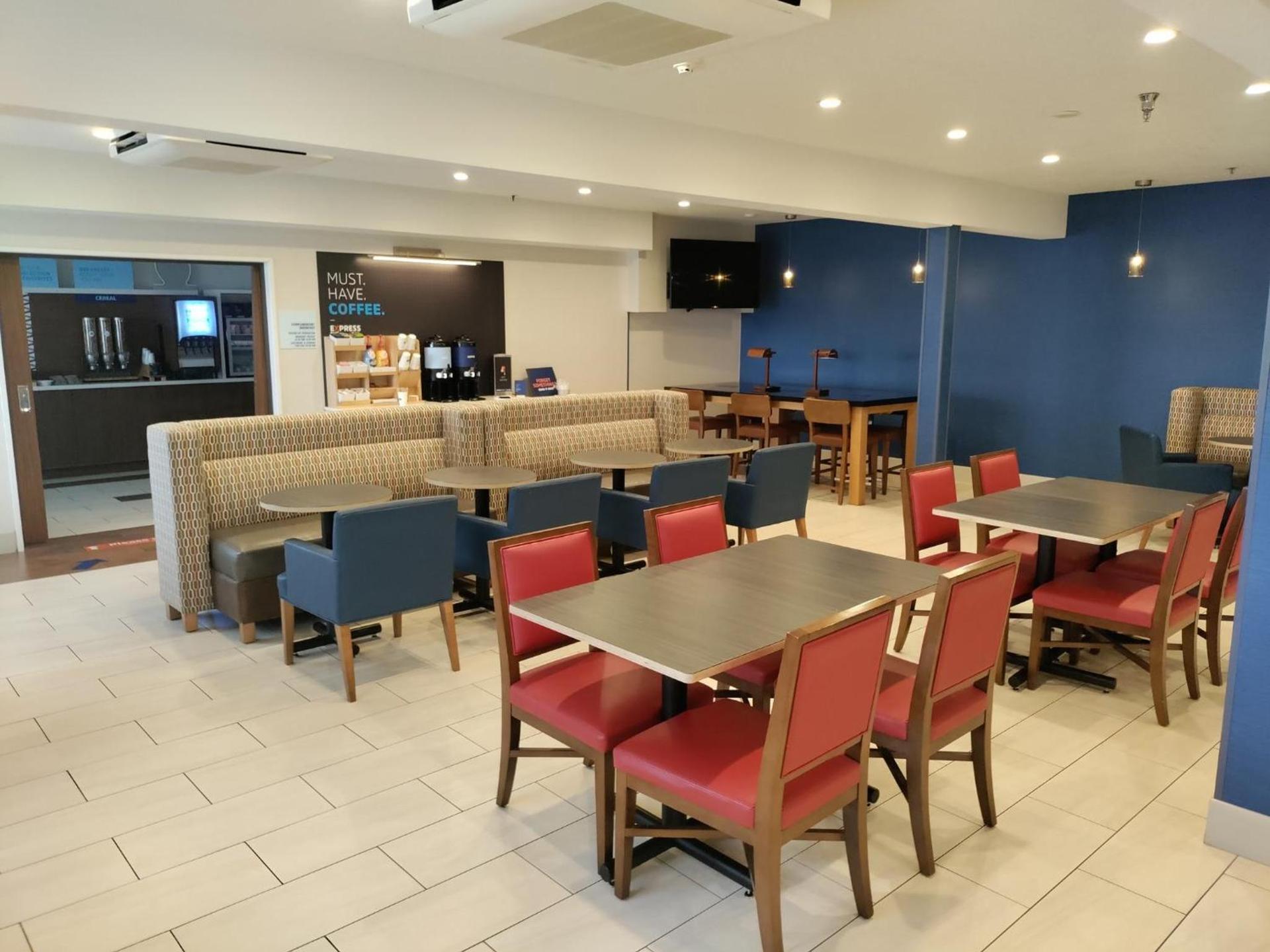 Holiday Inn Express Newberg - Wine Country by IHG photo 22