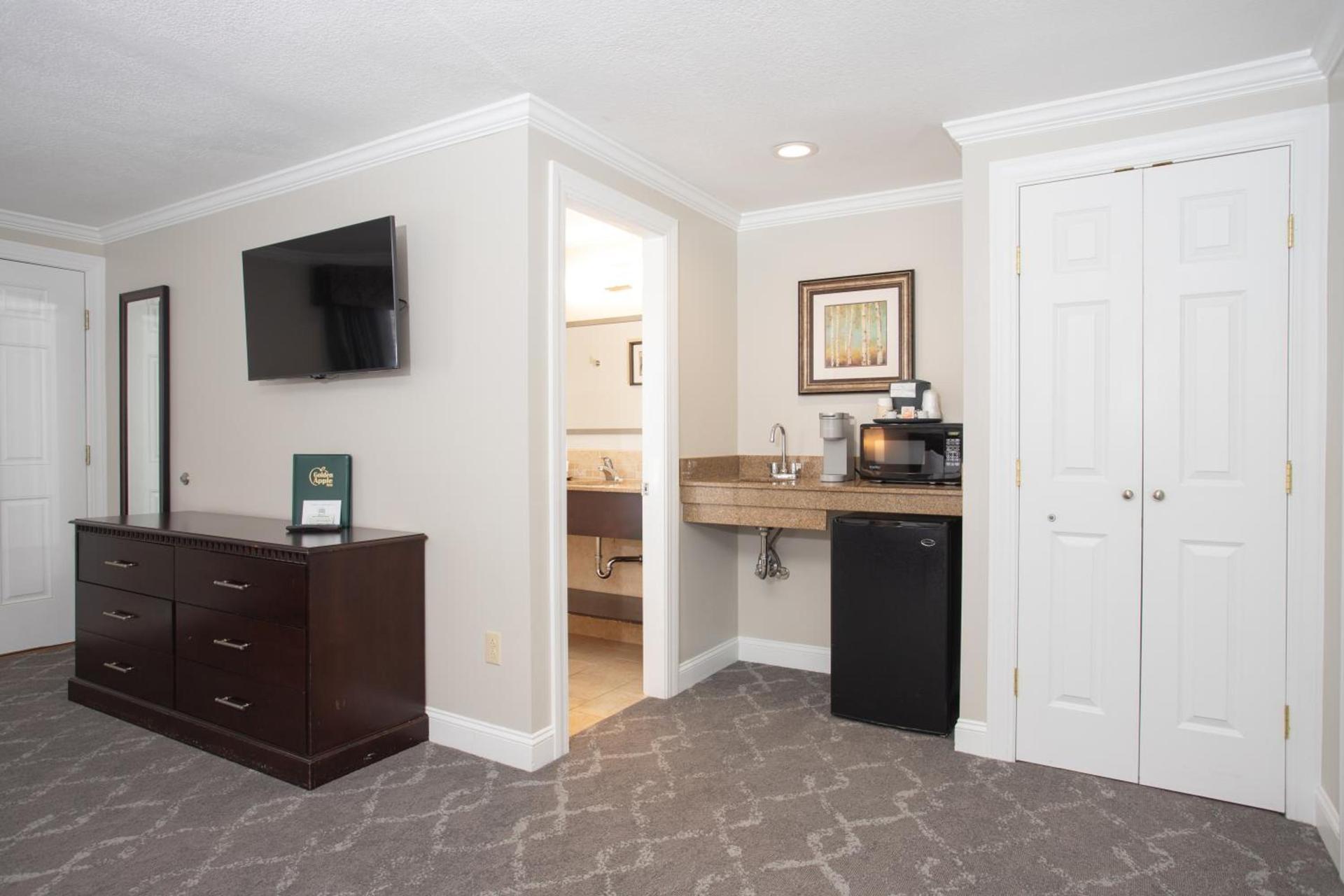 Golden Apple Inn photo 21