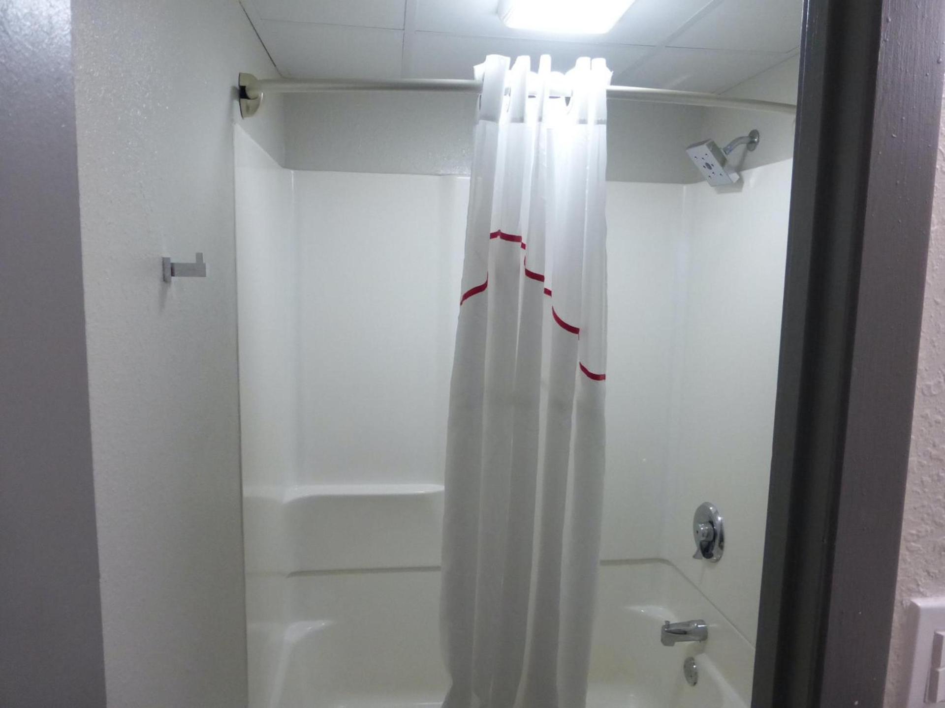 Red Roof Inn Bourbonnais photo 17