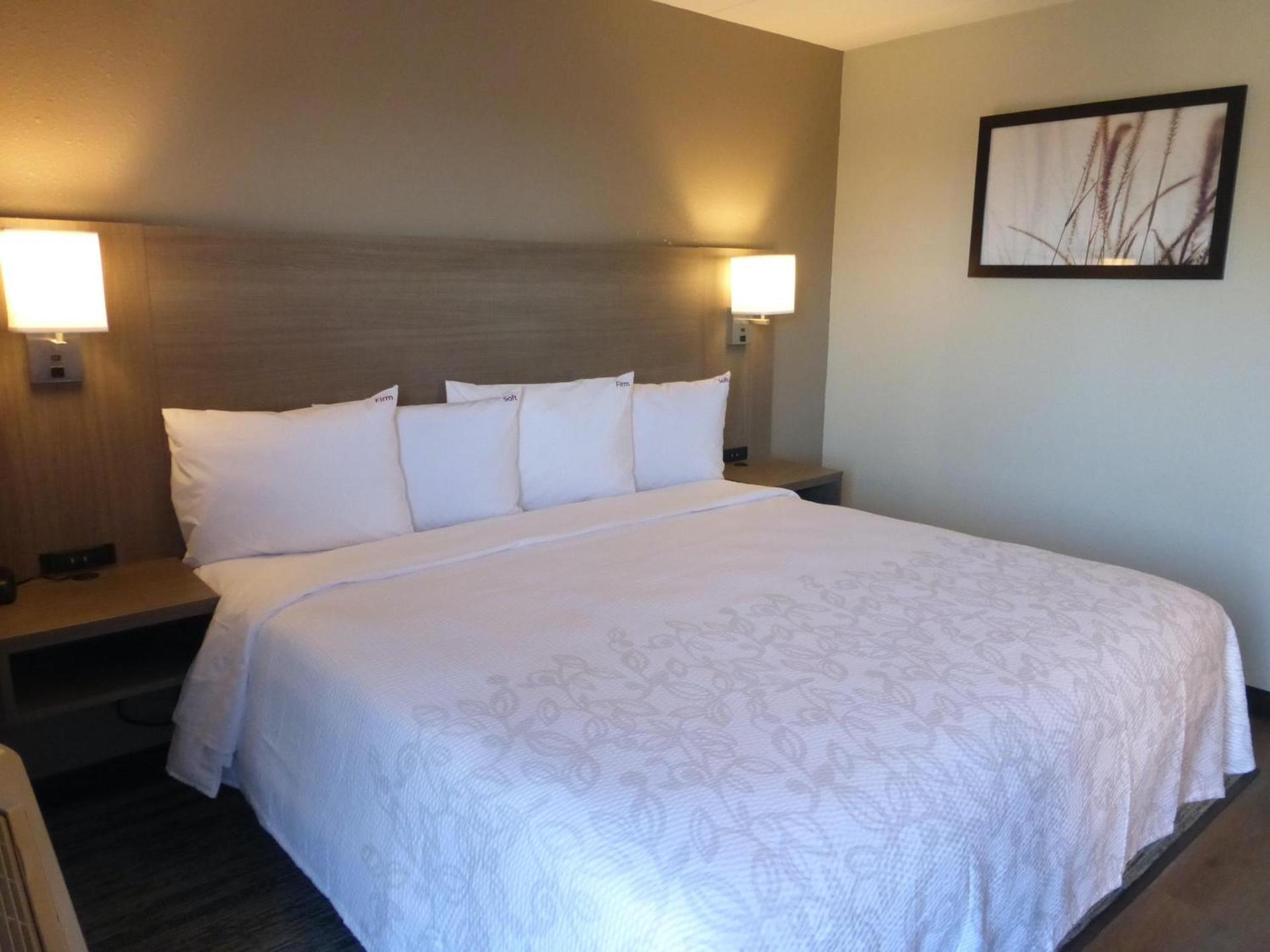 Red Roof Inn Bourbonnais photo 7