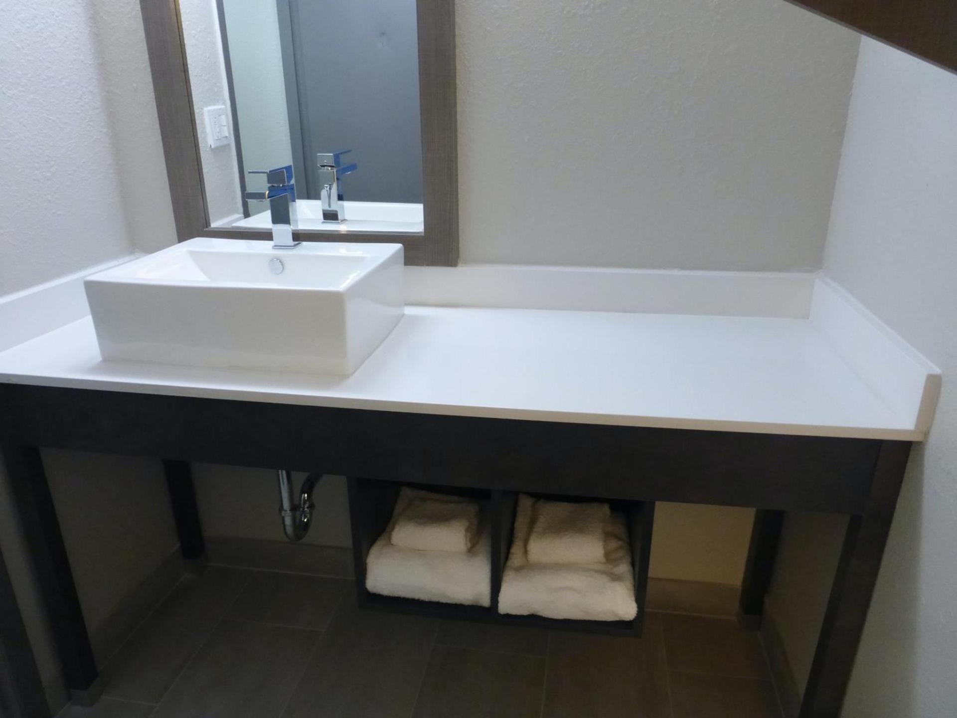Red Roof Inn Bourbonnais photo 16