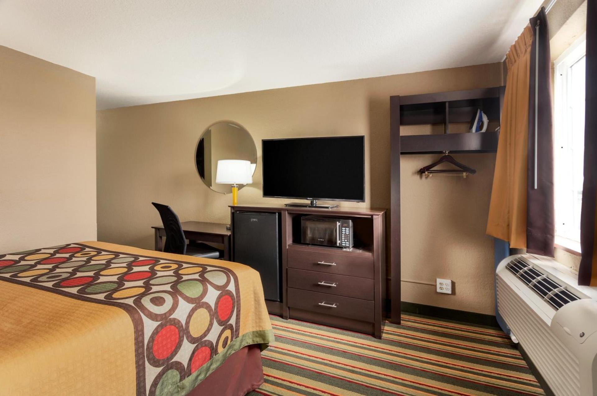 Super 8 by Wyndham Joplin photo 28