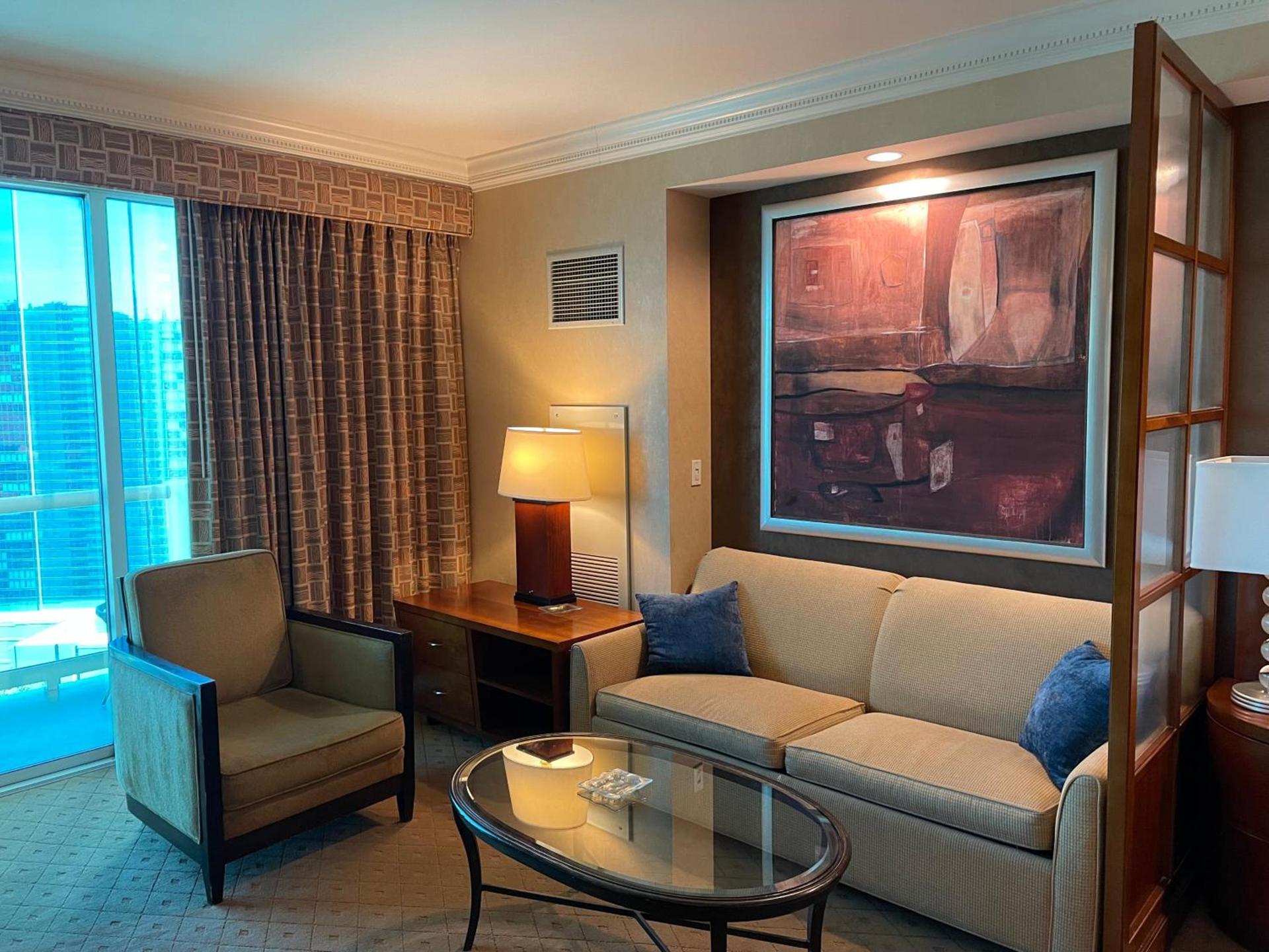 MGM SIGNATURE - Strip View Suite- FREE valet parking photo 7