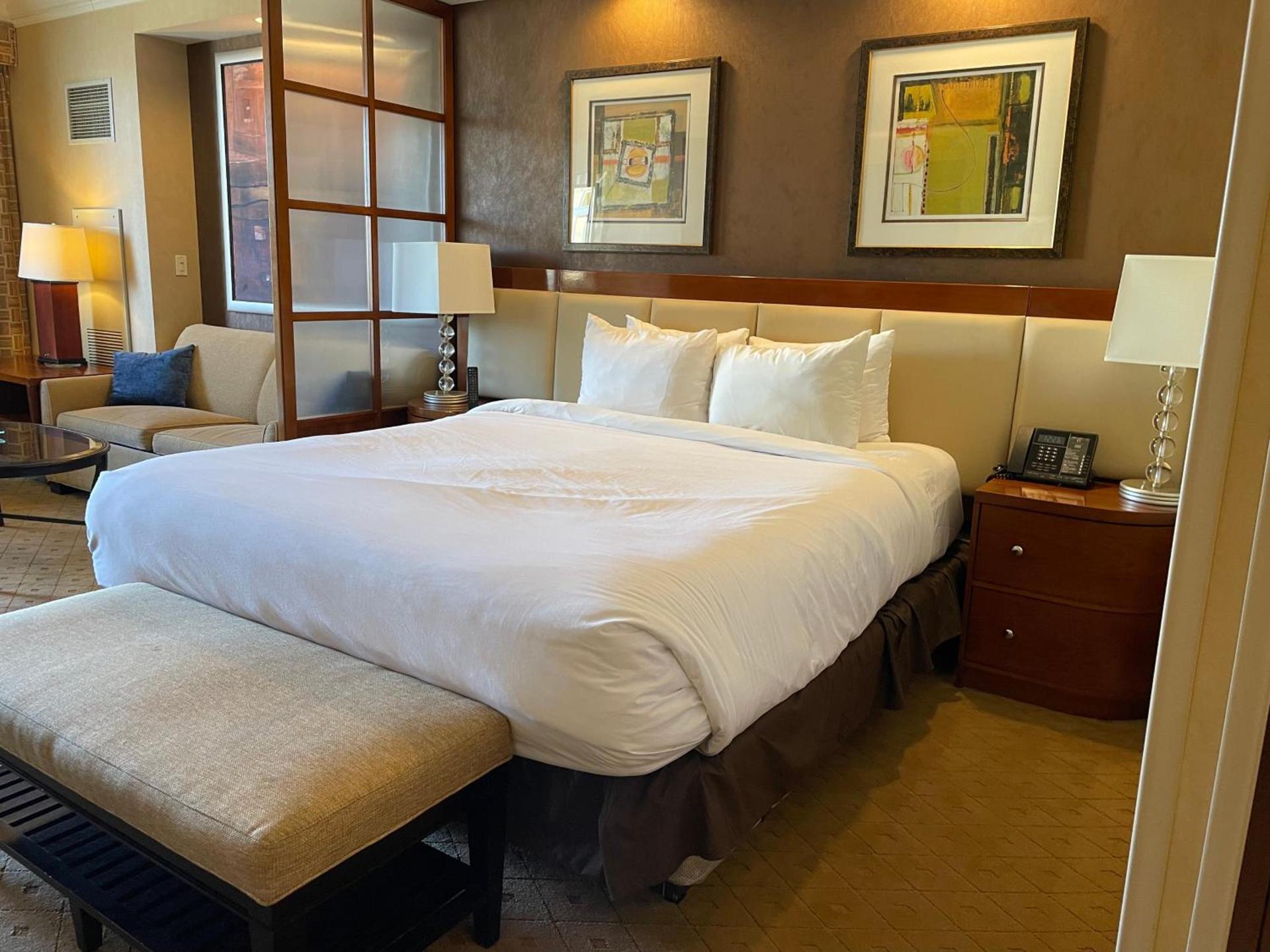 MGM SIGNATURE - Strip View Suite- FREE valet parking photo 4
