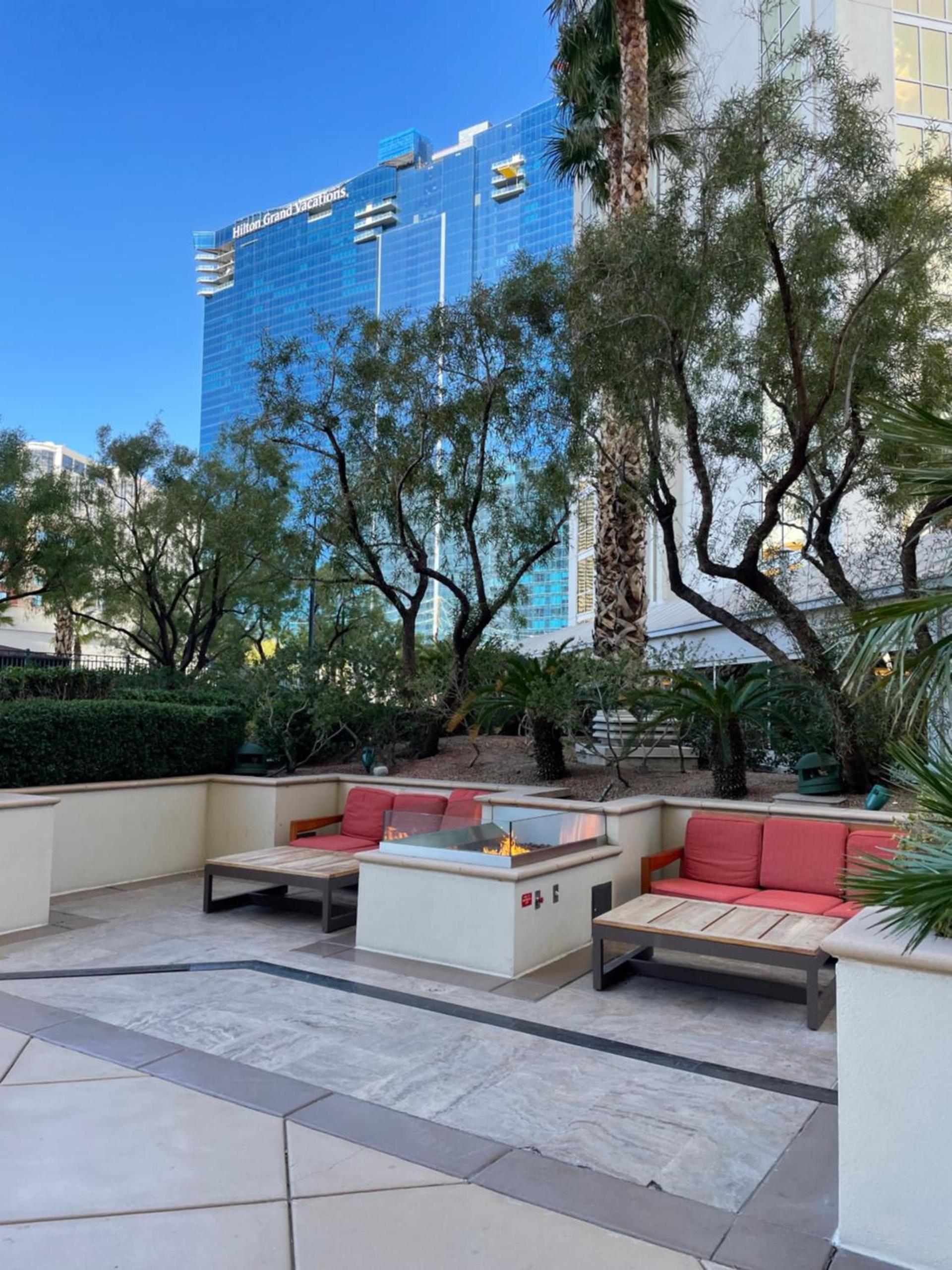 MGM SIGNATURE - Strip View Suite- FREE valet parking photo 18