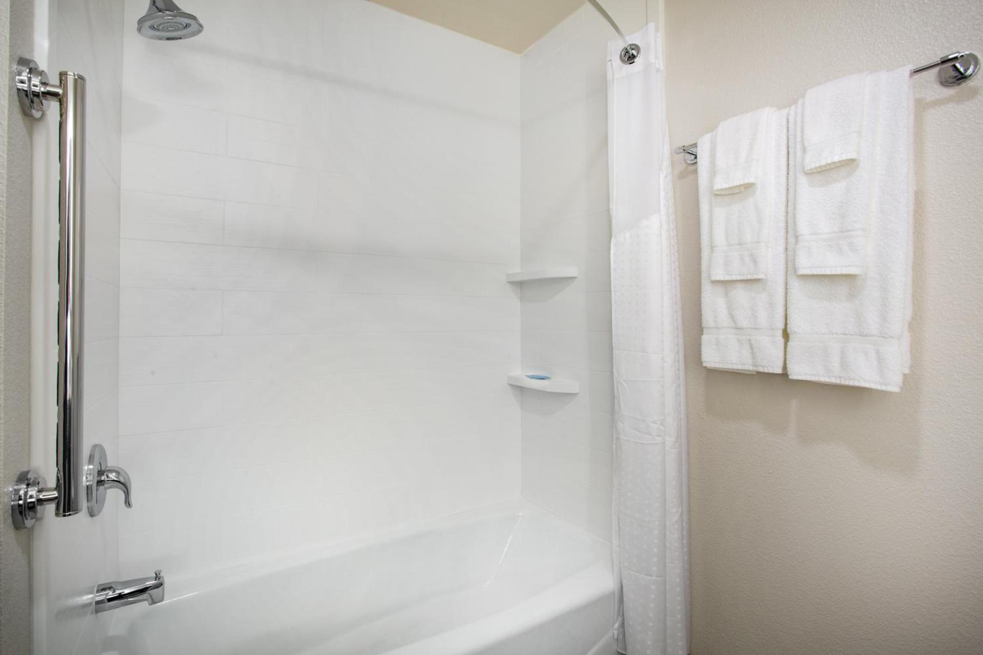 Holiday Inn Express & Suites - Rapid City - Rushmore South by IHG photo 39