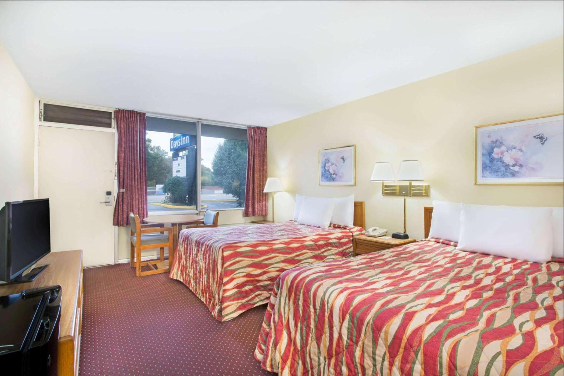 Bristol Parkway inn photo 11