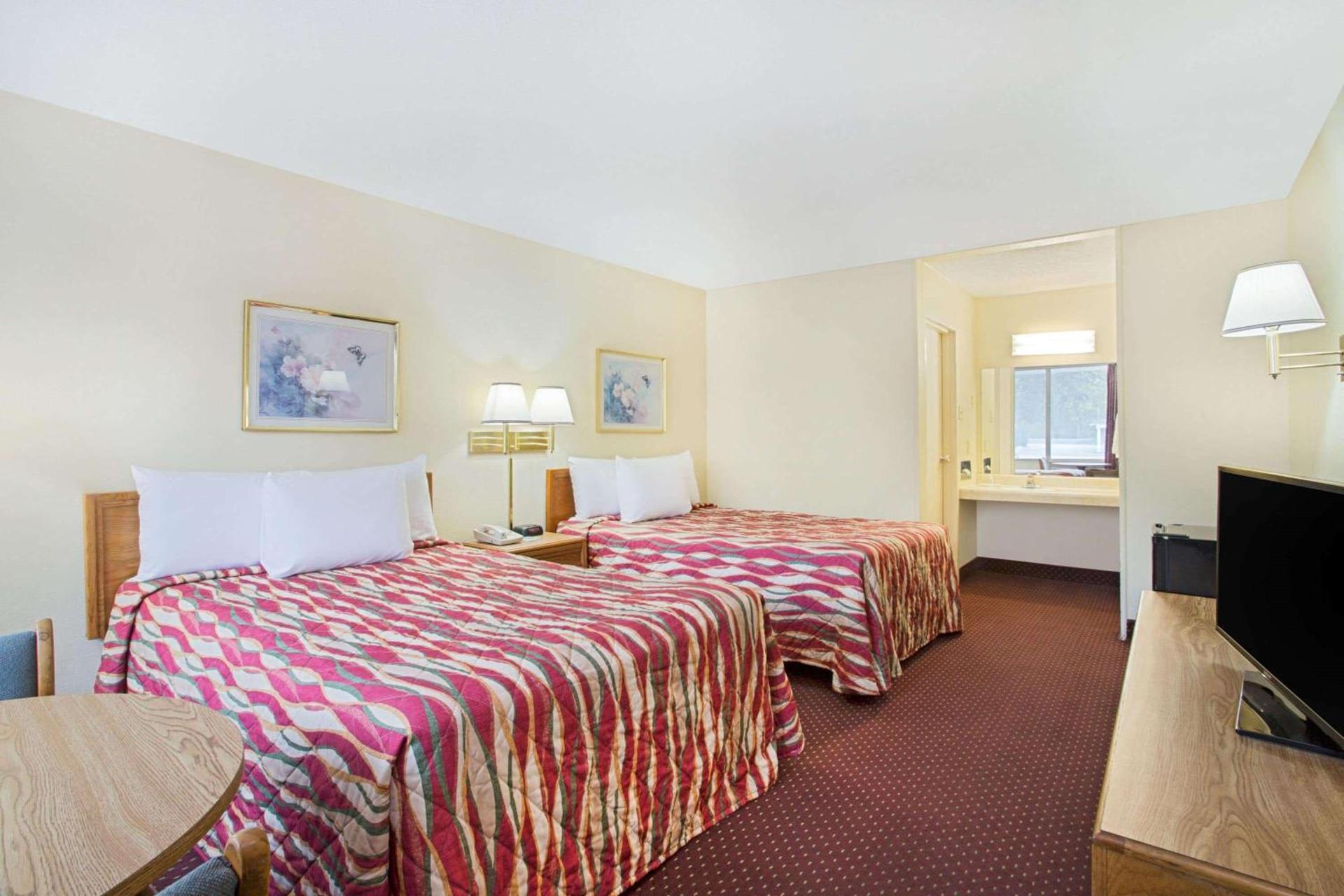 Bristol Parkway inn photo 13