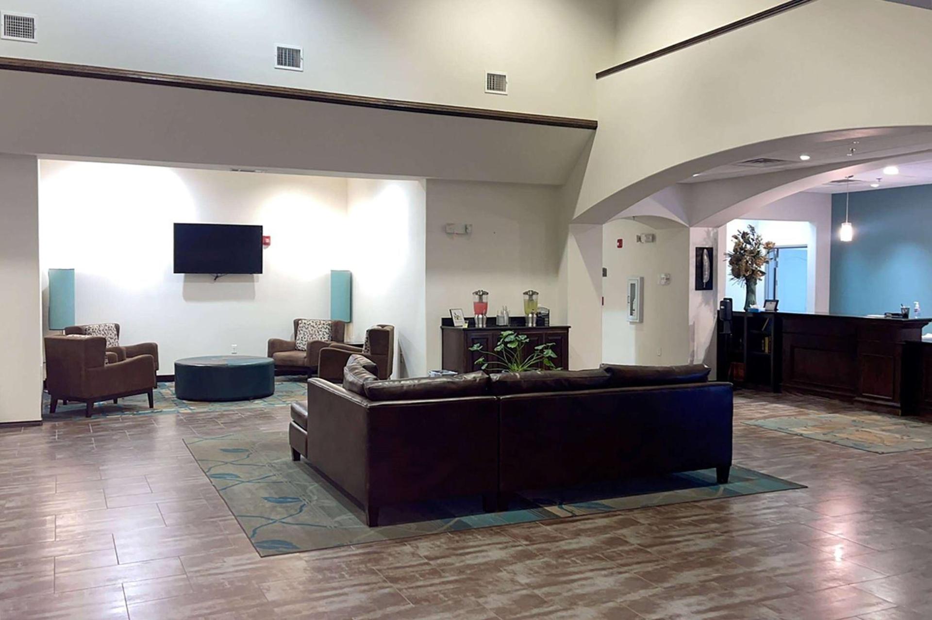 Baymont by Wyndham Andrews TX photo 5