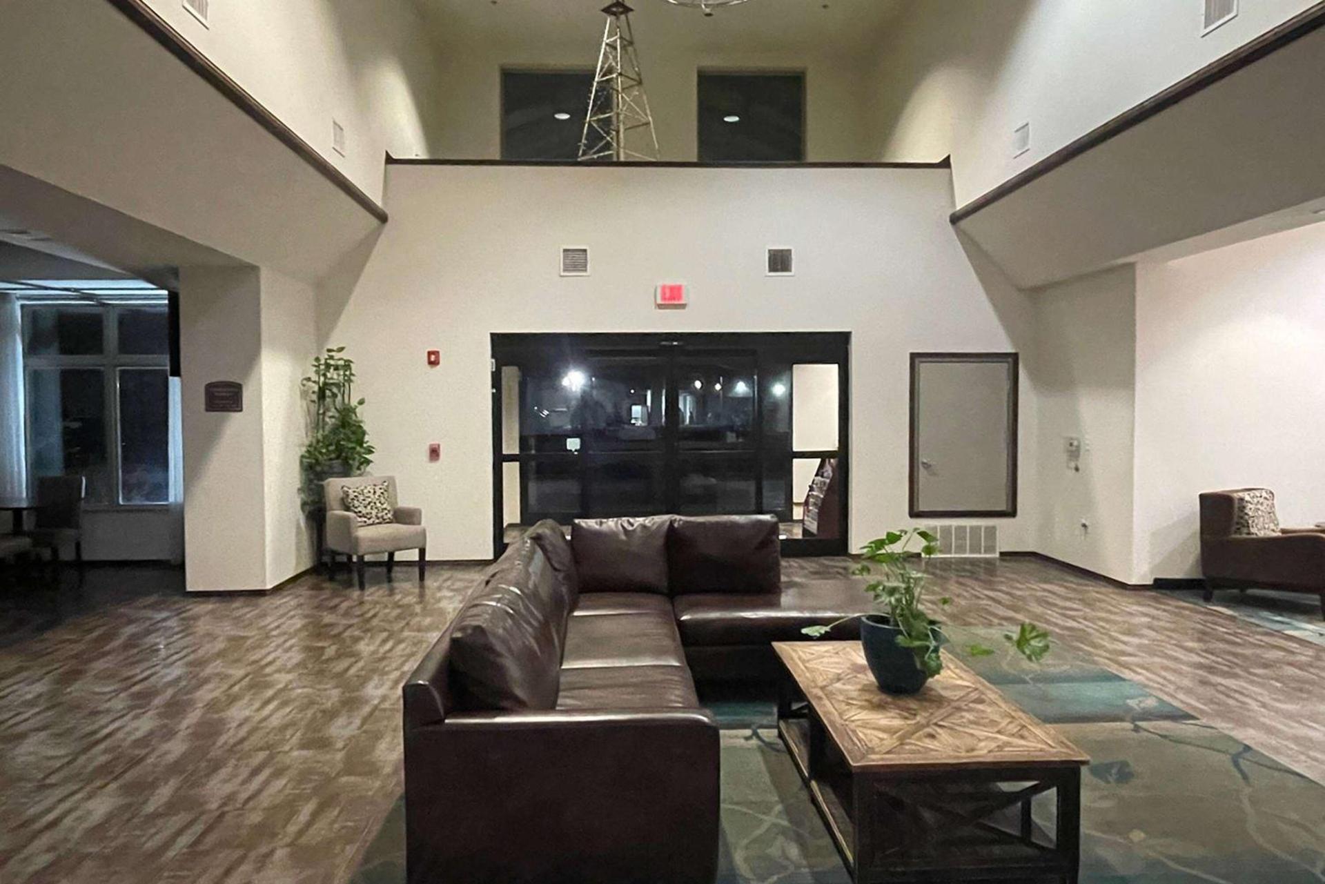 Baymont by Wyndham Andrews TX photo 7