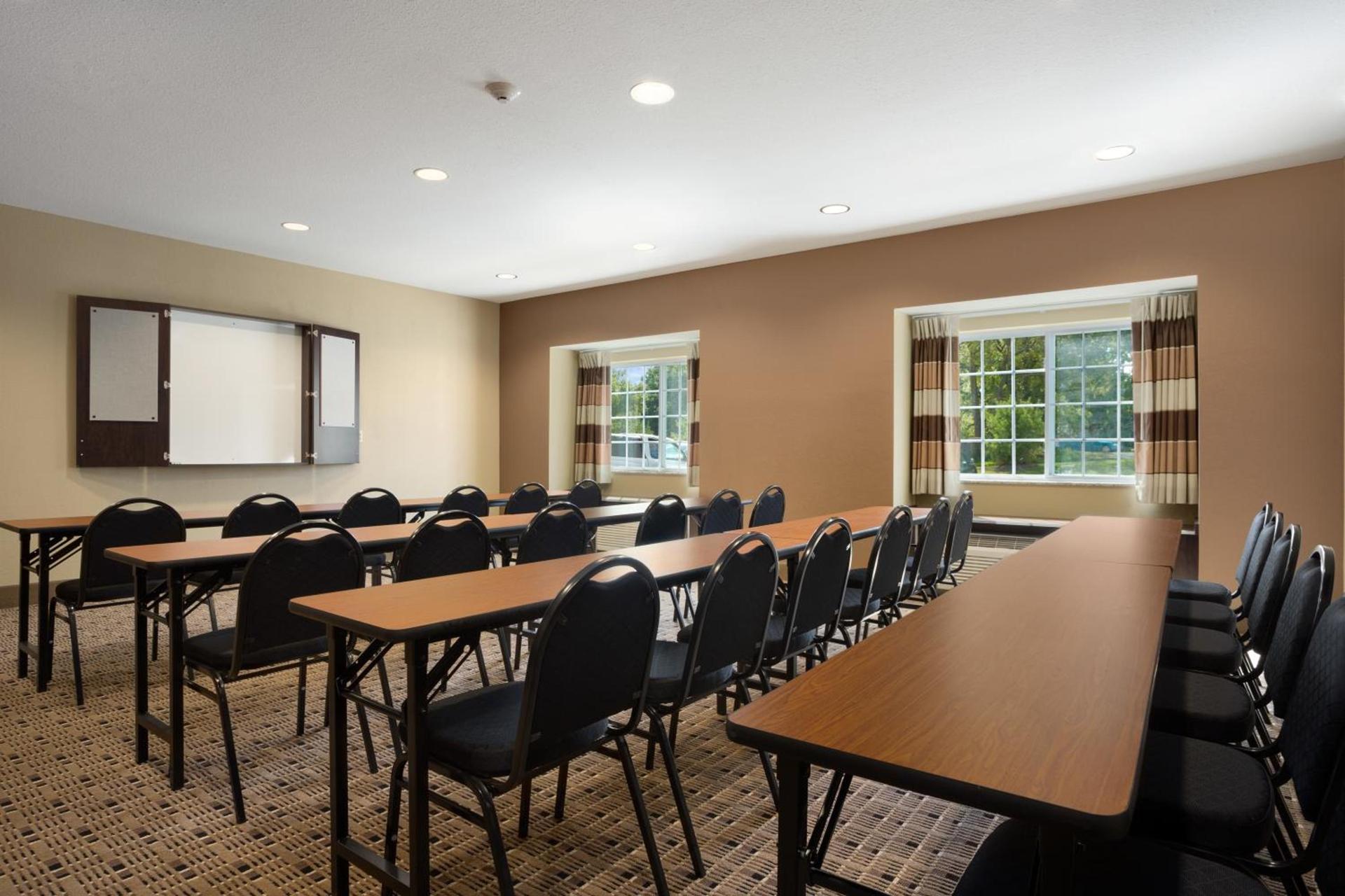 Microtel Inn and Suites Carrollton photo 31