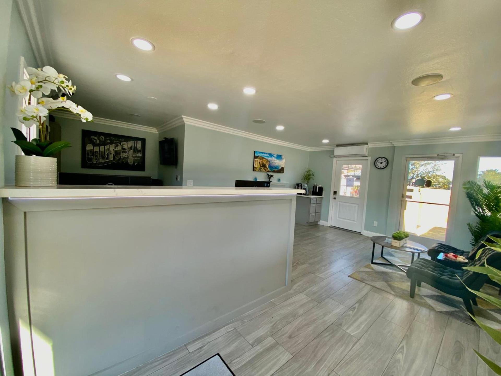 Aura Inn Monterey photo 38
