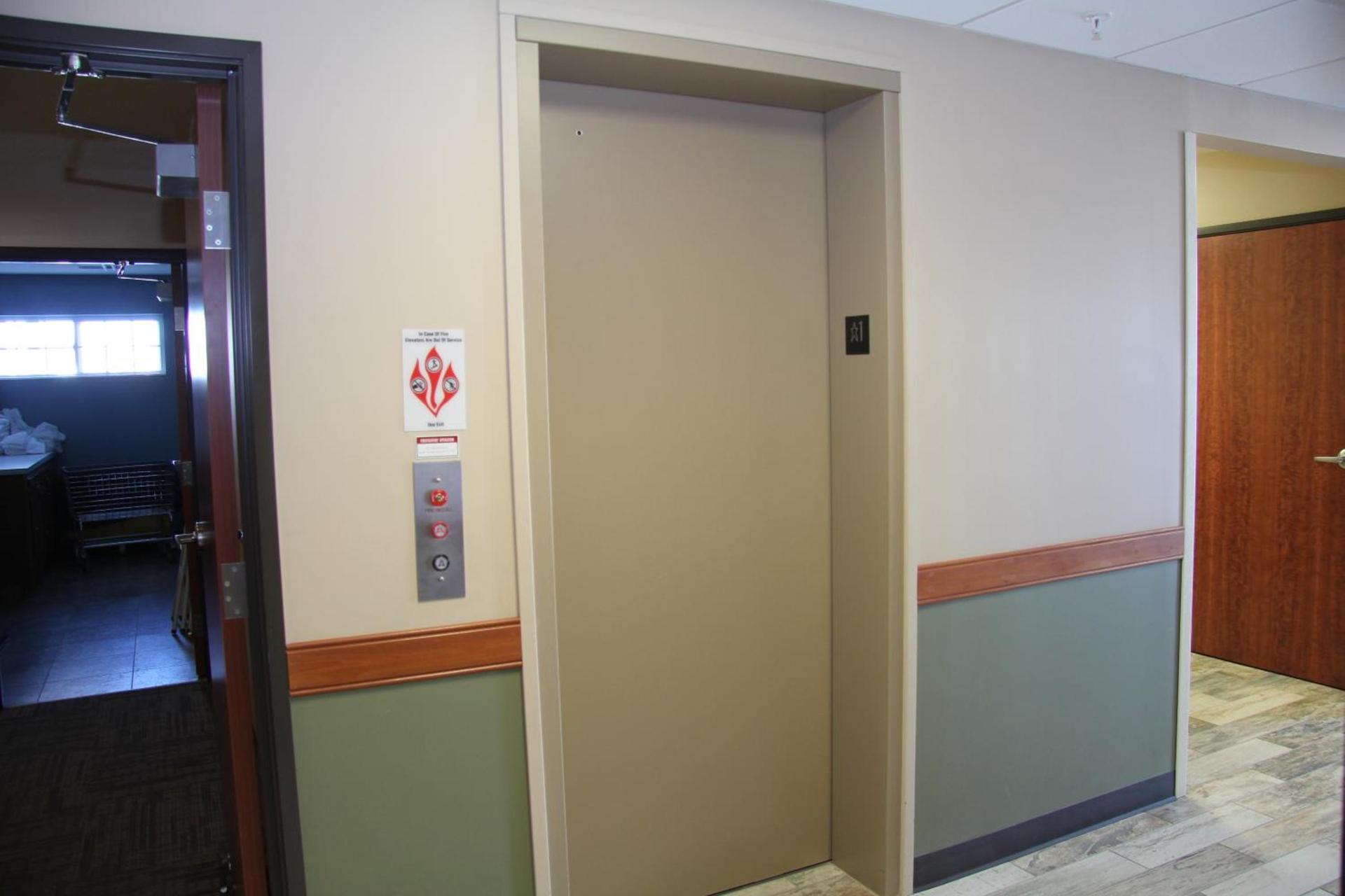 Green Acres Hotel photo 9