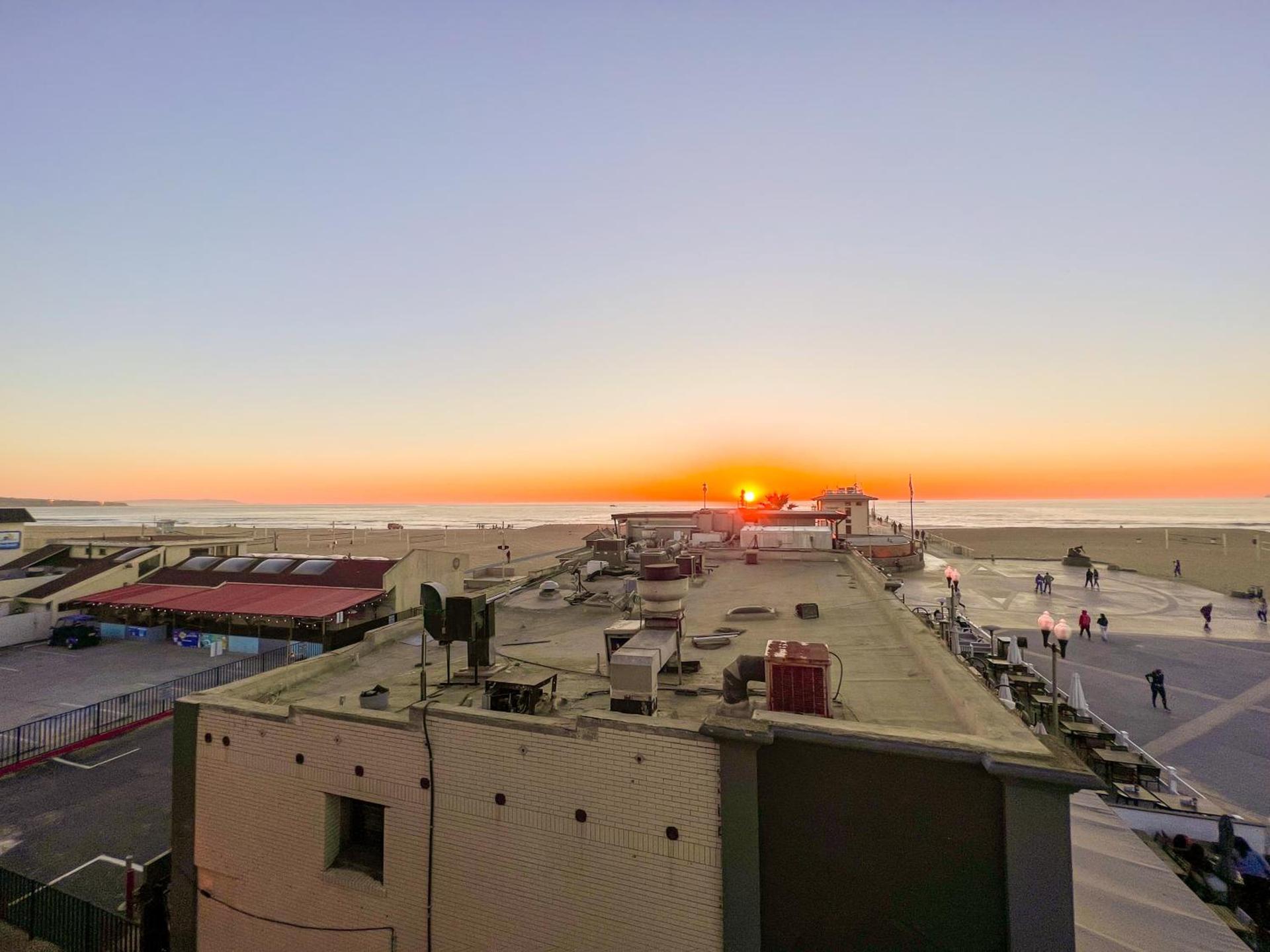 ITH Hermosa Beach Surf Hostel LAX photo 30