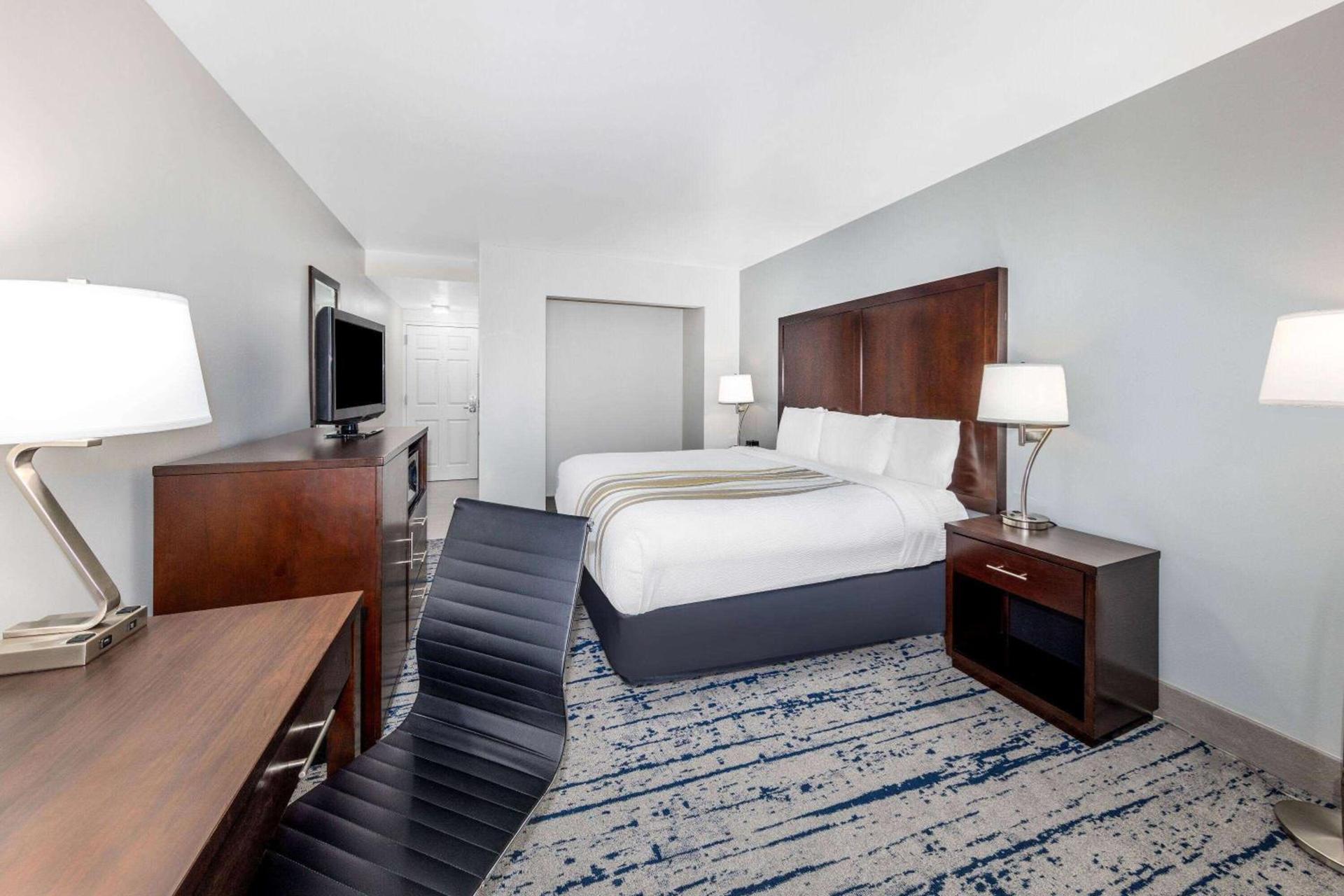 La Quinta Inn by Wyndham Lynnwood photo 11