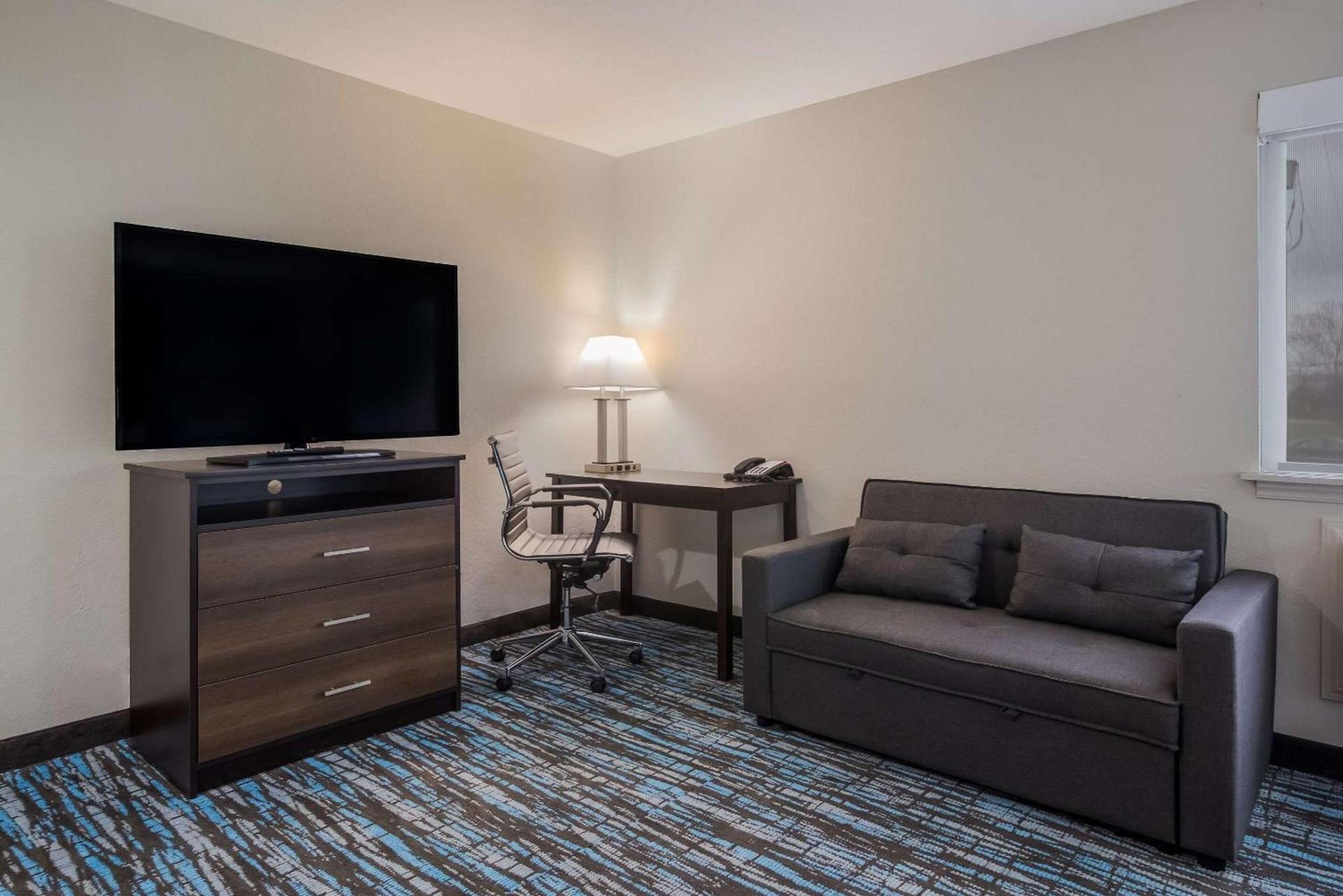 Clarion Pointe Harrodsburg-Danville photo 20