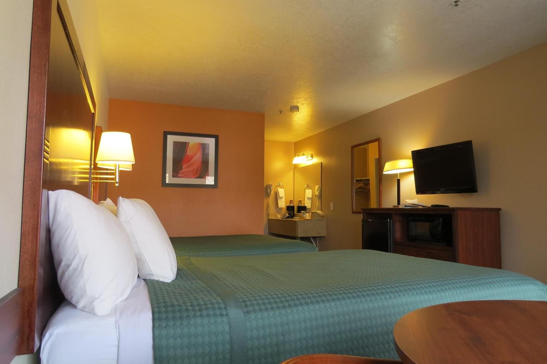 America's Best Inn & Suites Saint George photo 12