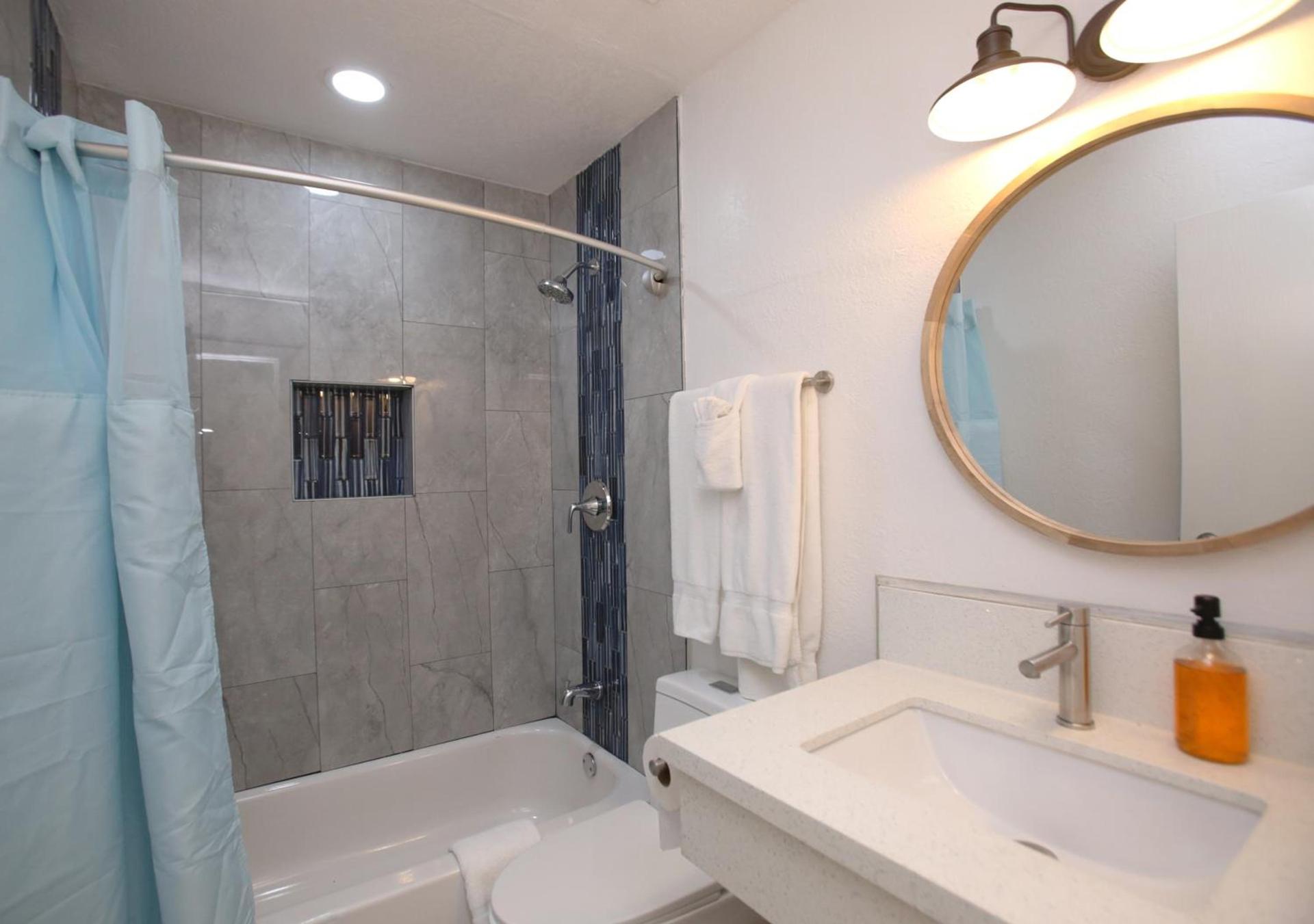 Dragonfly Inn & Suites photo 19