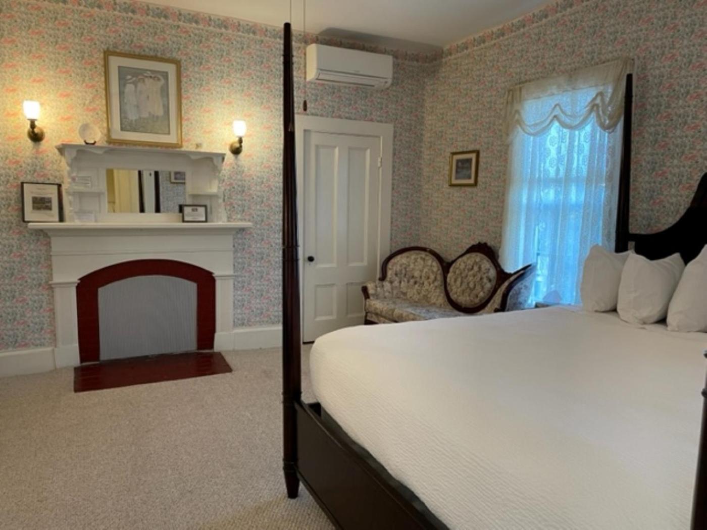 Central House Inn photo 87