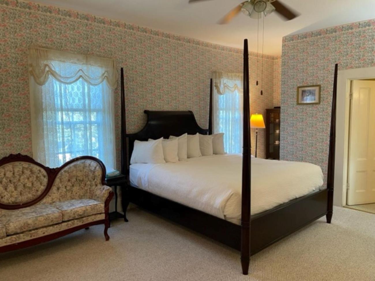 Central House Inn photo 88